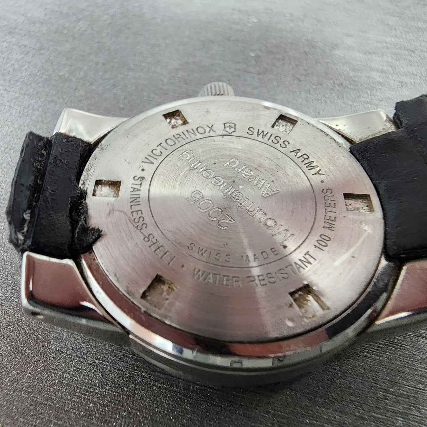 Victorinox Swiss Army Peak Watch Women 30mm White Dial Steel Date PARTS10