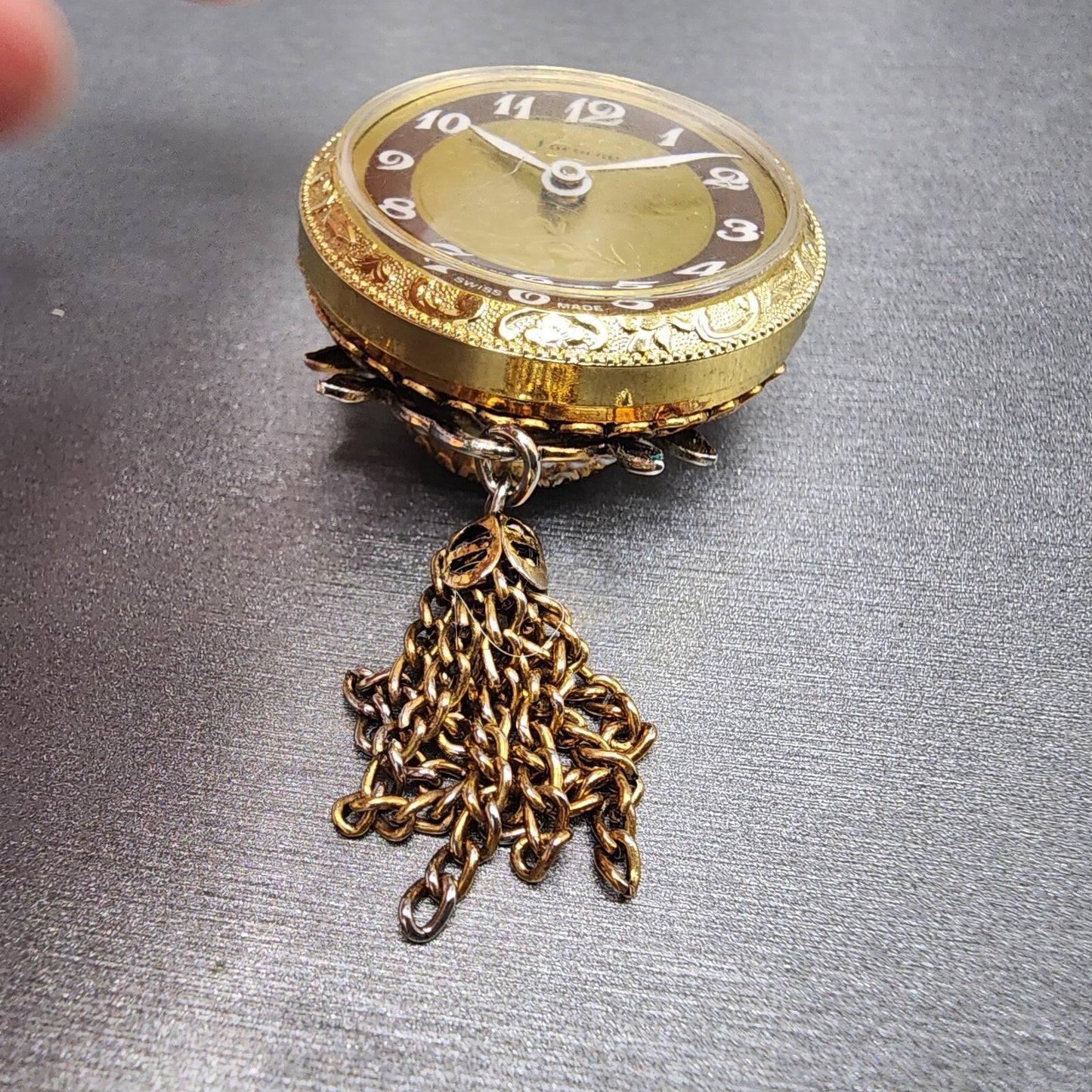 VTG Lucerne Pocket Watch Women Gold Tone Floral Brooch Round Manual Wind PARTS