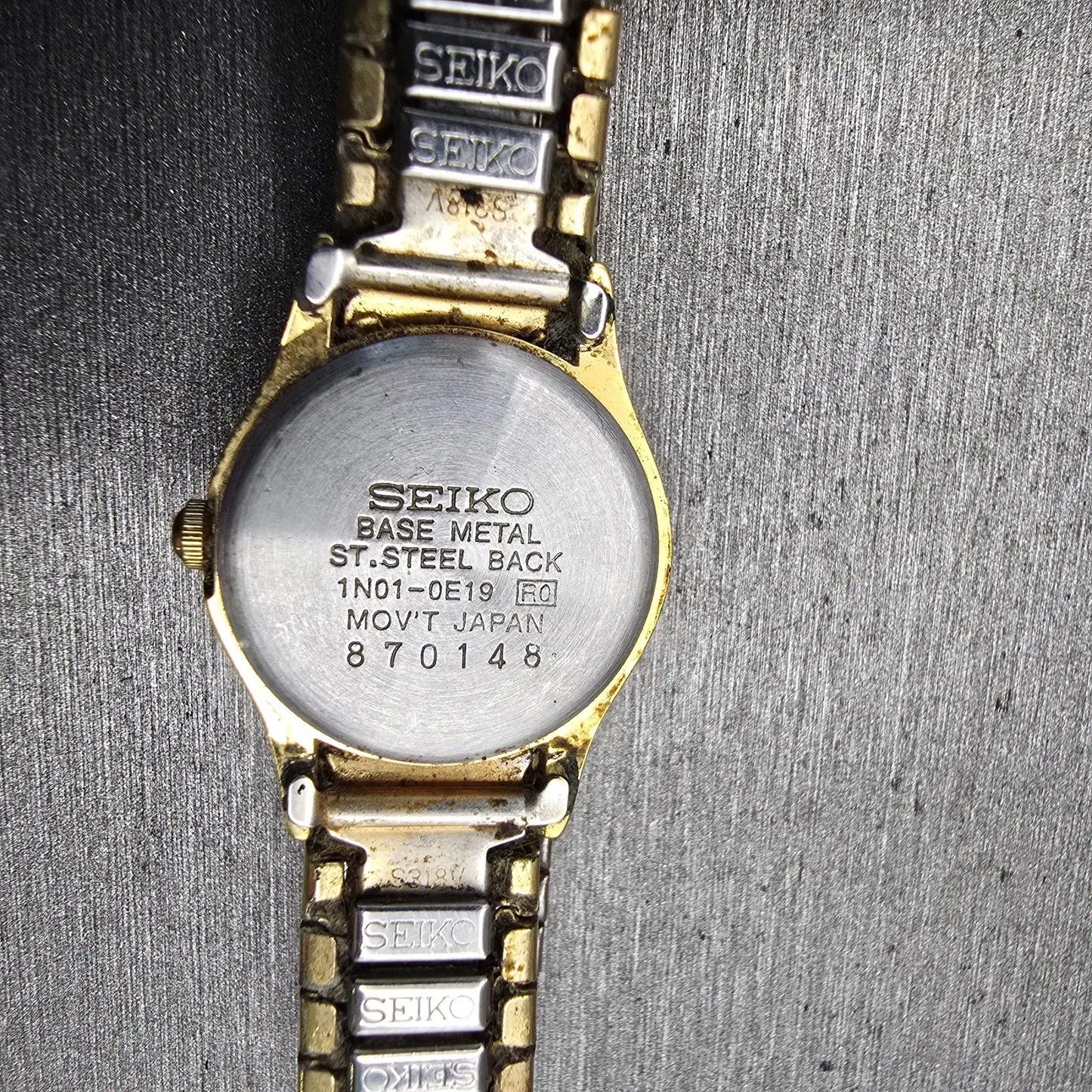 Seiko Watch Women 20mm Gold Dial Gold Tone Round 1N01-0E19 New Battery Vintage10