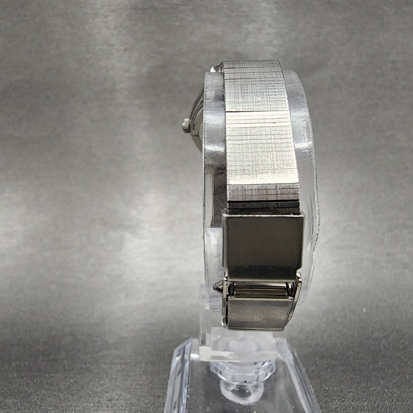 VTG Seiko SQ Watch Women Two Tone Silver Dial Daydate 24mm Round 7903-0029 Runs