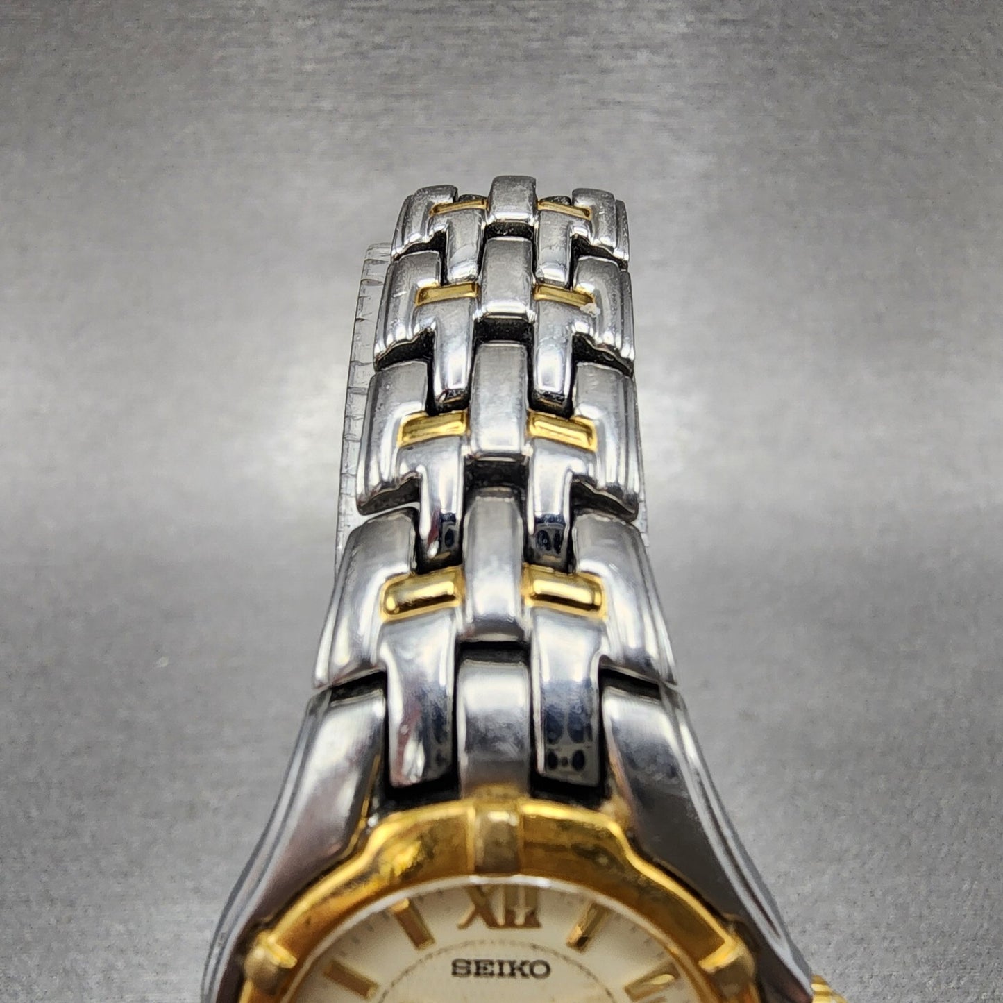 Seiko Watch Women 26mm Champagne Dial Two Tone Date V789-0369 New Battery