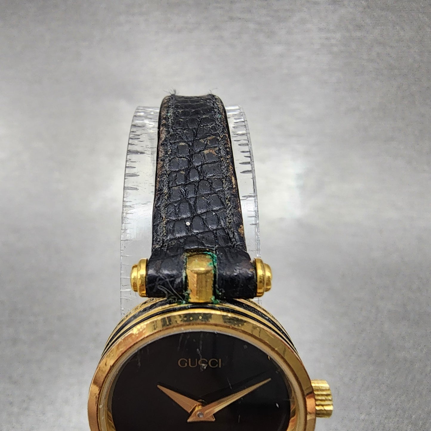 Gucci 2000L Watch Women 21mm Black Dial Gold Tone Round PARTS