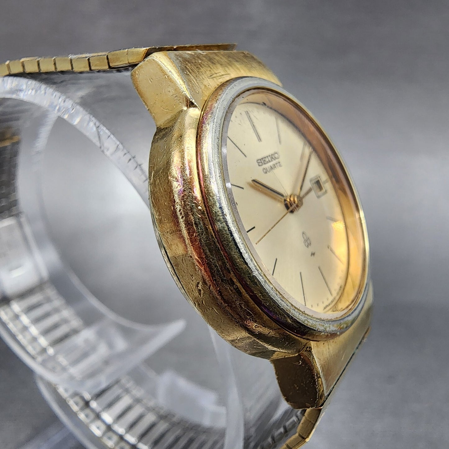 Seiko Watch Women 26mm Champange Dial Gold Tone Date Round 2622-0070 New Battery