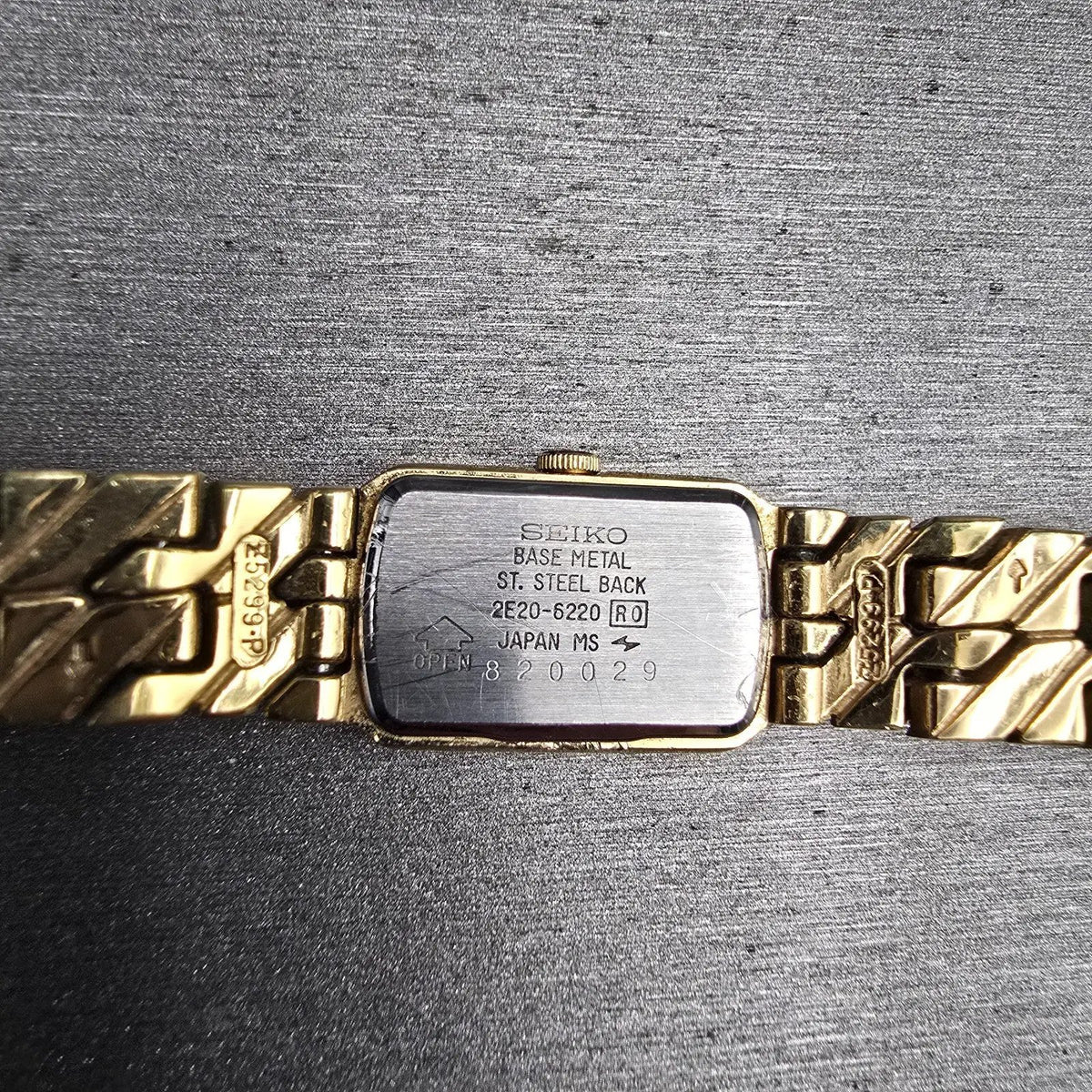Seiko Watch Women 13mm Gold Dial Gold Tone Rectangle 2E20-6220 New Battery10