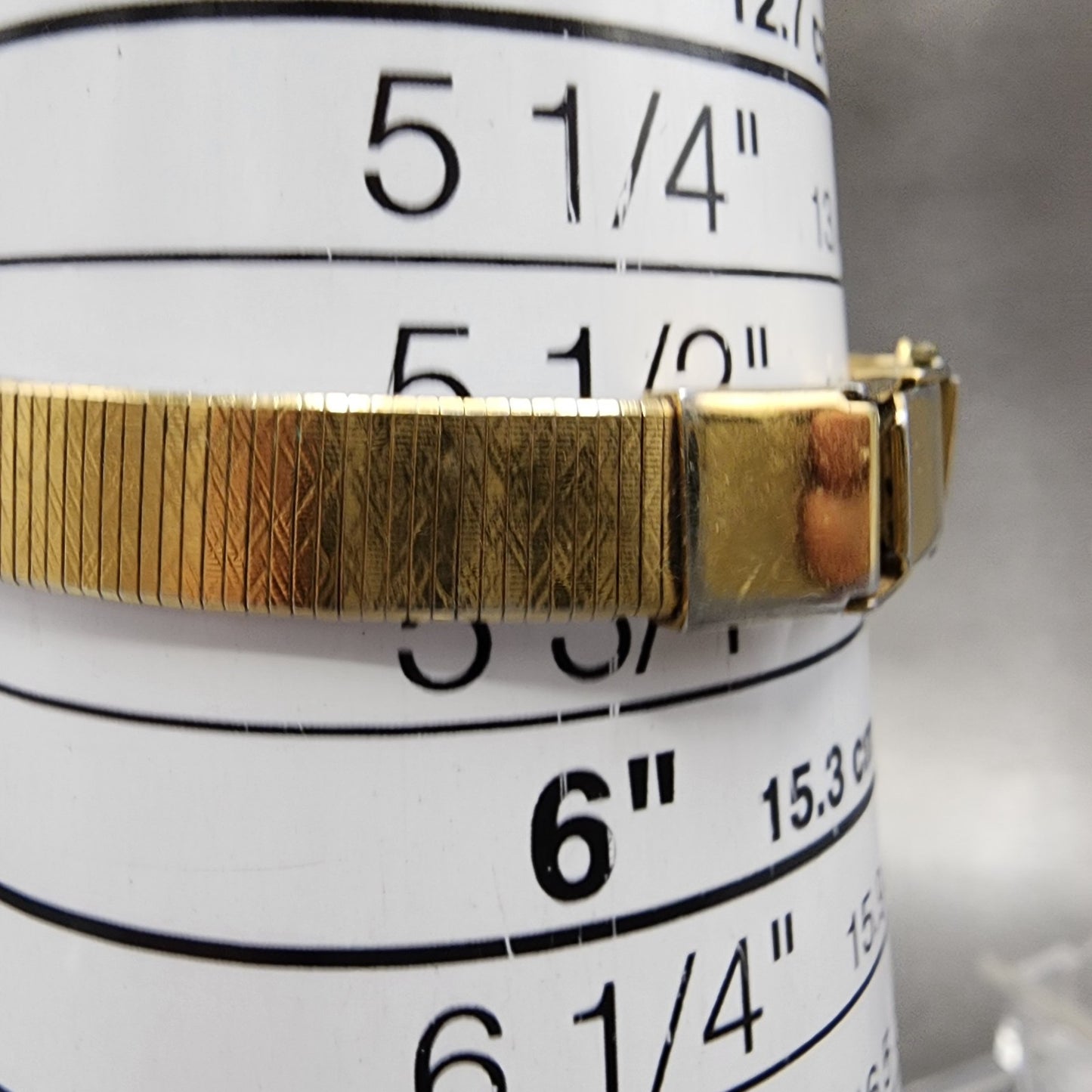 Bulova Watch Women 16mm Champagne Dial Gold Tone Round 83391 New Battery10