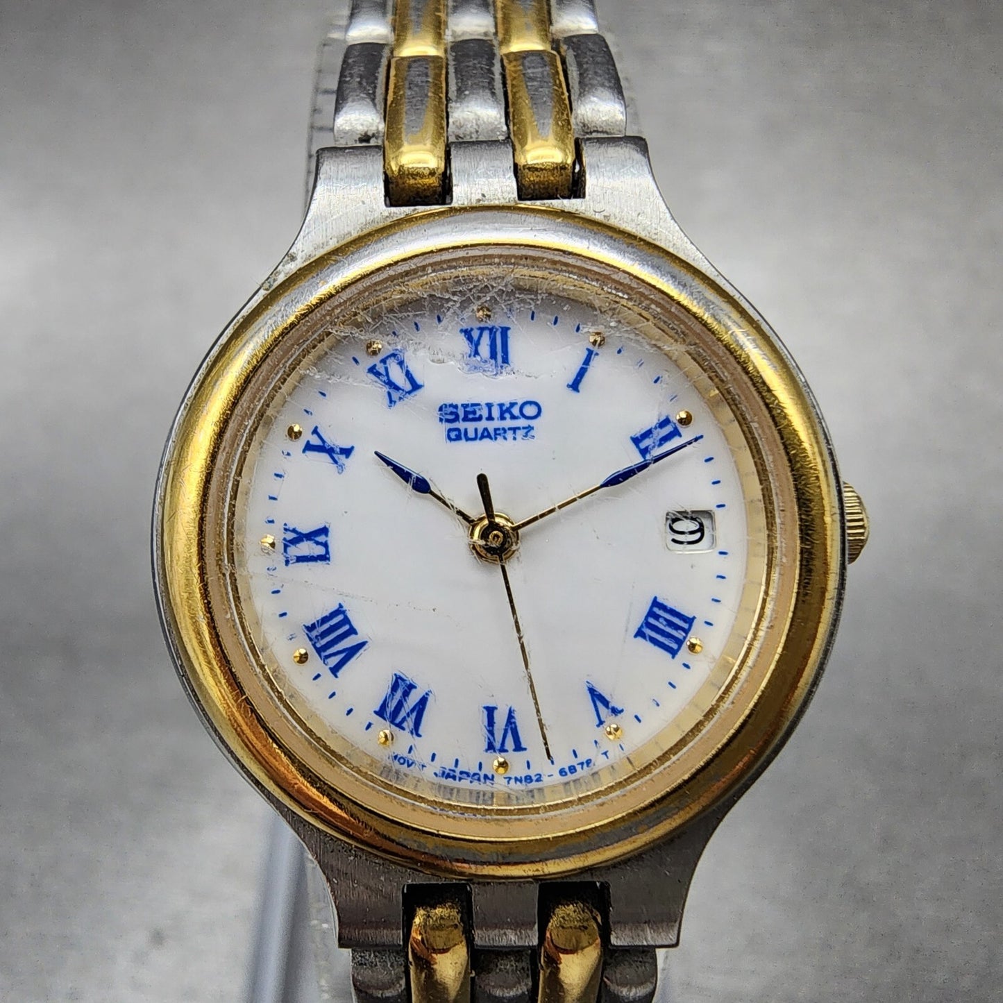 Seiko Watch Women 24mm White Dial Two Tone Date Round 7N82-6B29 New Battery