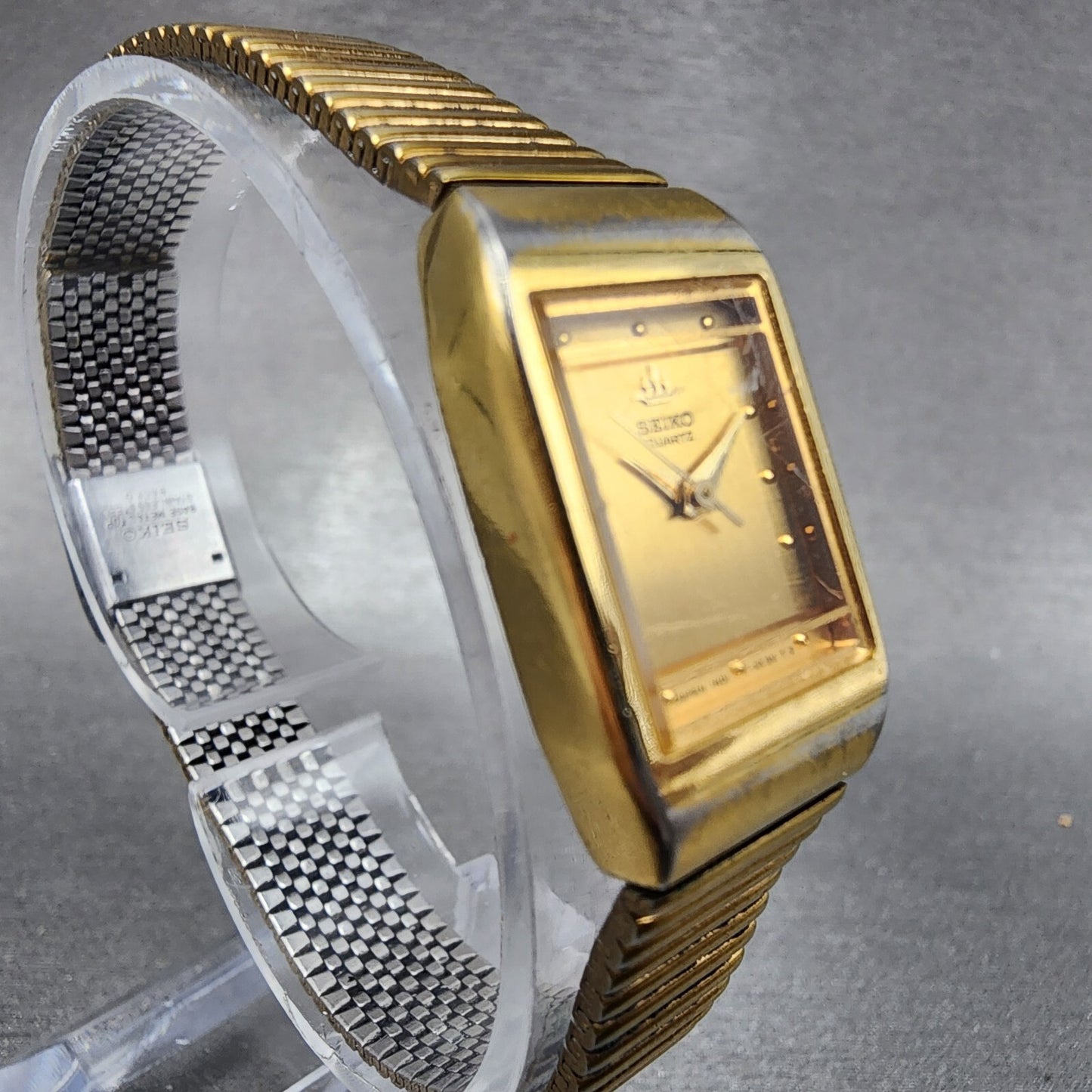 Seiko Tank Watch Women 16mm Gold Dial Gold Tone Rectangle 1N01-5A00 New Battery