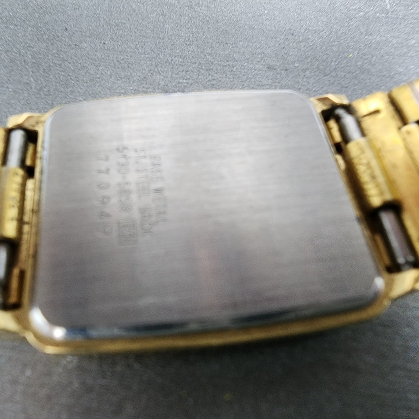 Seiko Tank Watch Men 26mm Black Dial Gold Tone Rectangle 5Y30-5B59 READ!!!! Runs