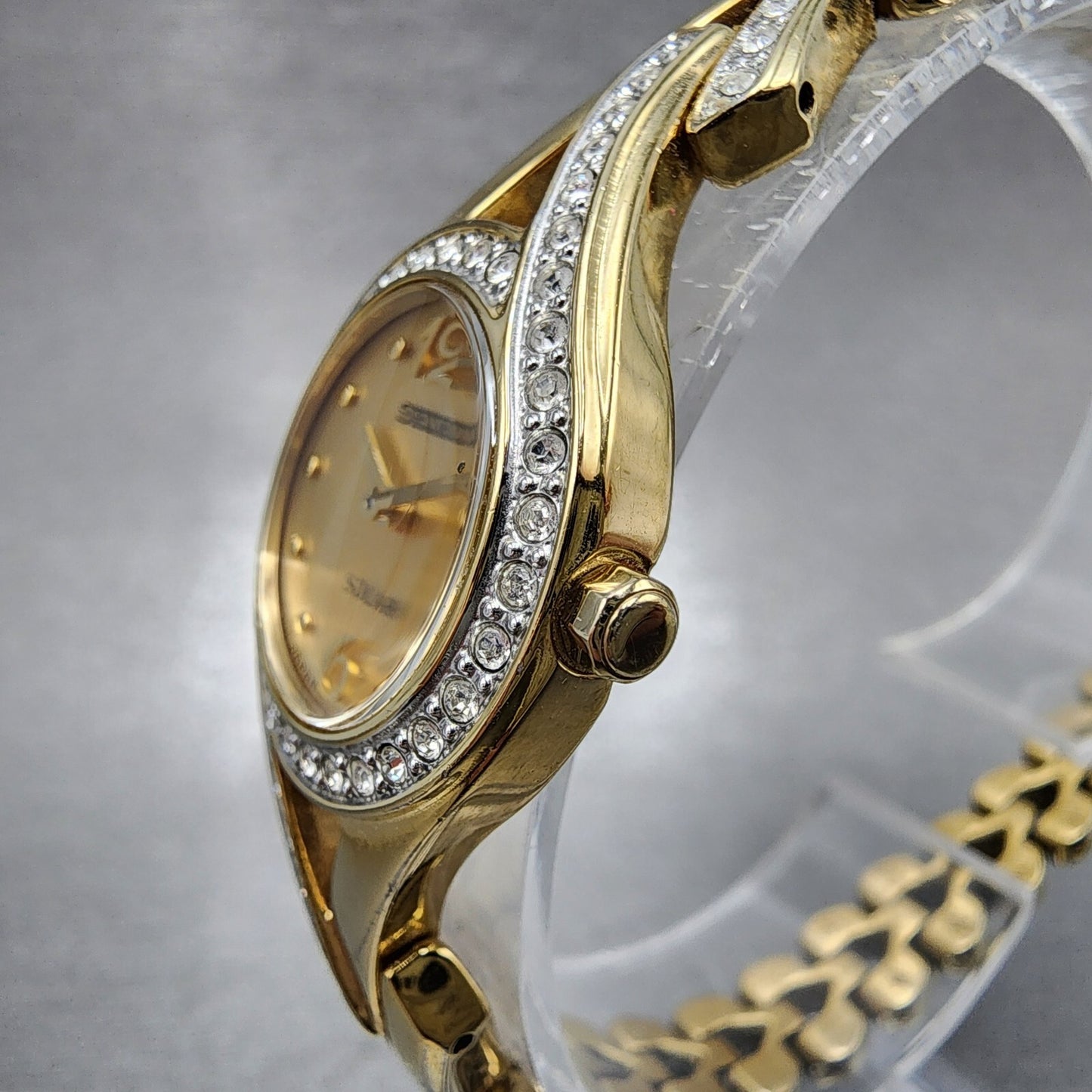 Seiko Solar Watch Women 22mm Champagne Dial Gold Tone Round V115-0AP0 Runs
