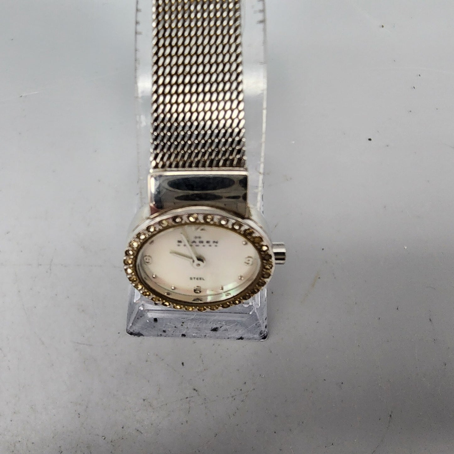 Skagen Steel Watch Women Silver Tone MOP Dial 19mm Round 590SSSMPCR New Battery