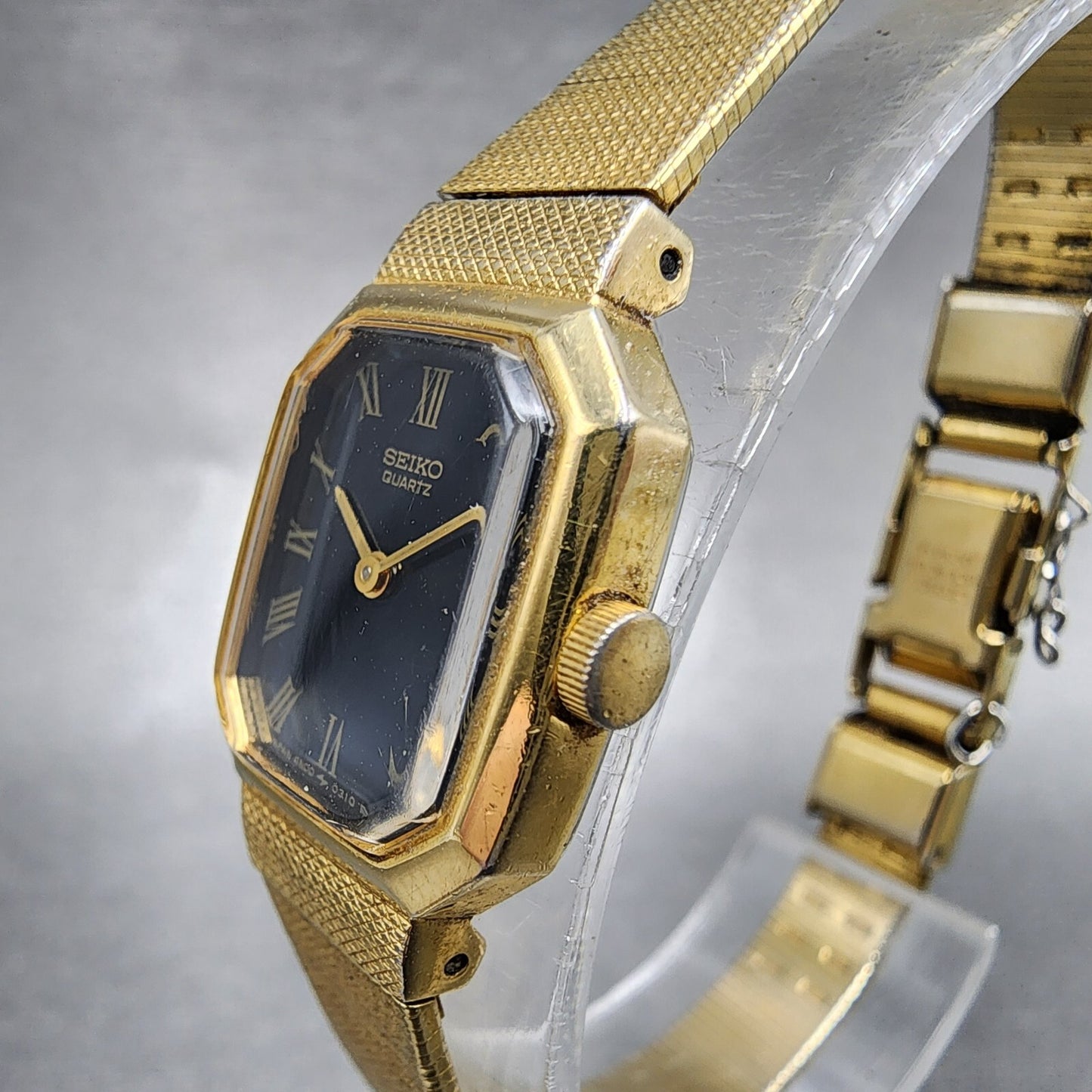 Seiko Watch Women 17mm Black Dial Gold Tone Octagon 4N00-5139 New Battery B123