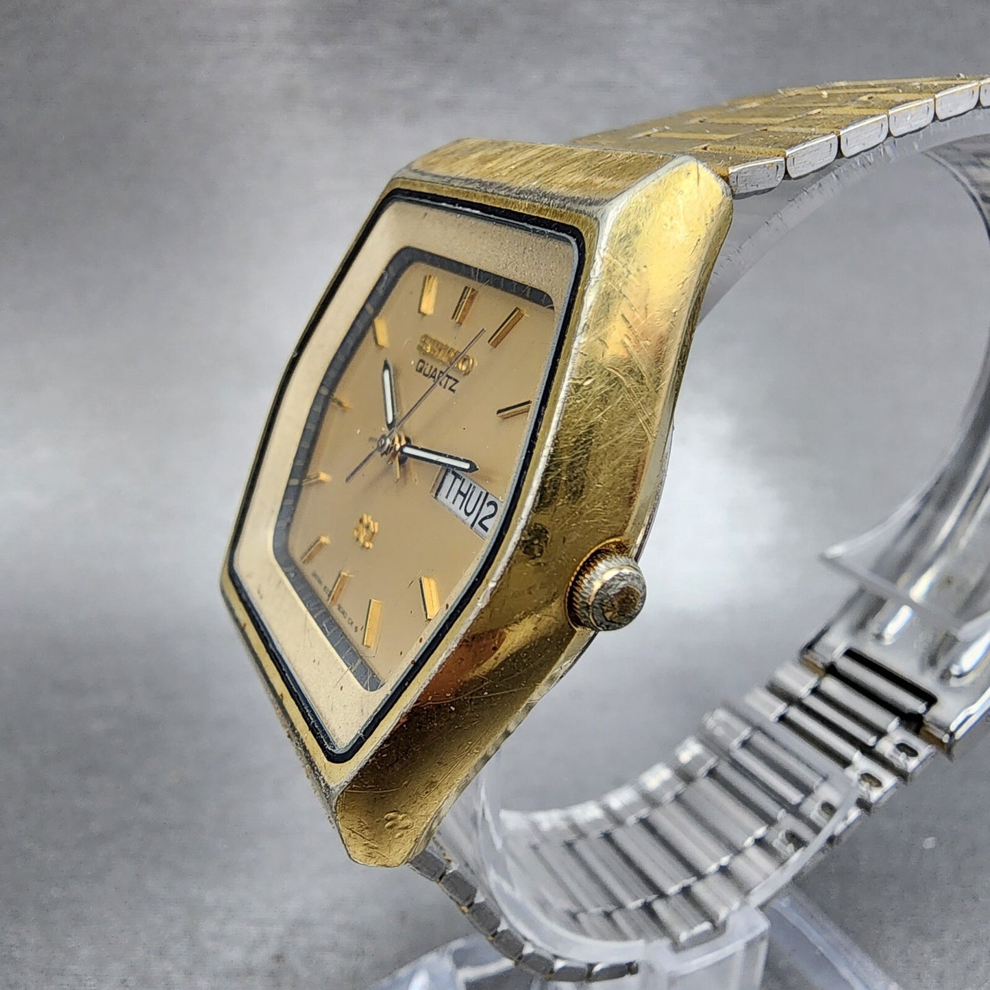 Seiko SQ Watch Men 35mm Gold Dial Gold Tone Daydate Hexagon 8223-5049 New Batt