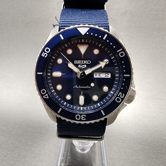 Seiko 5 Sports SRPD51K2 Dive Watch Men 42.5mm Blue Dial Stainless Steel Daydate Automatic