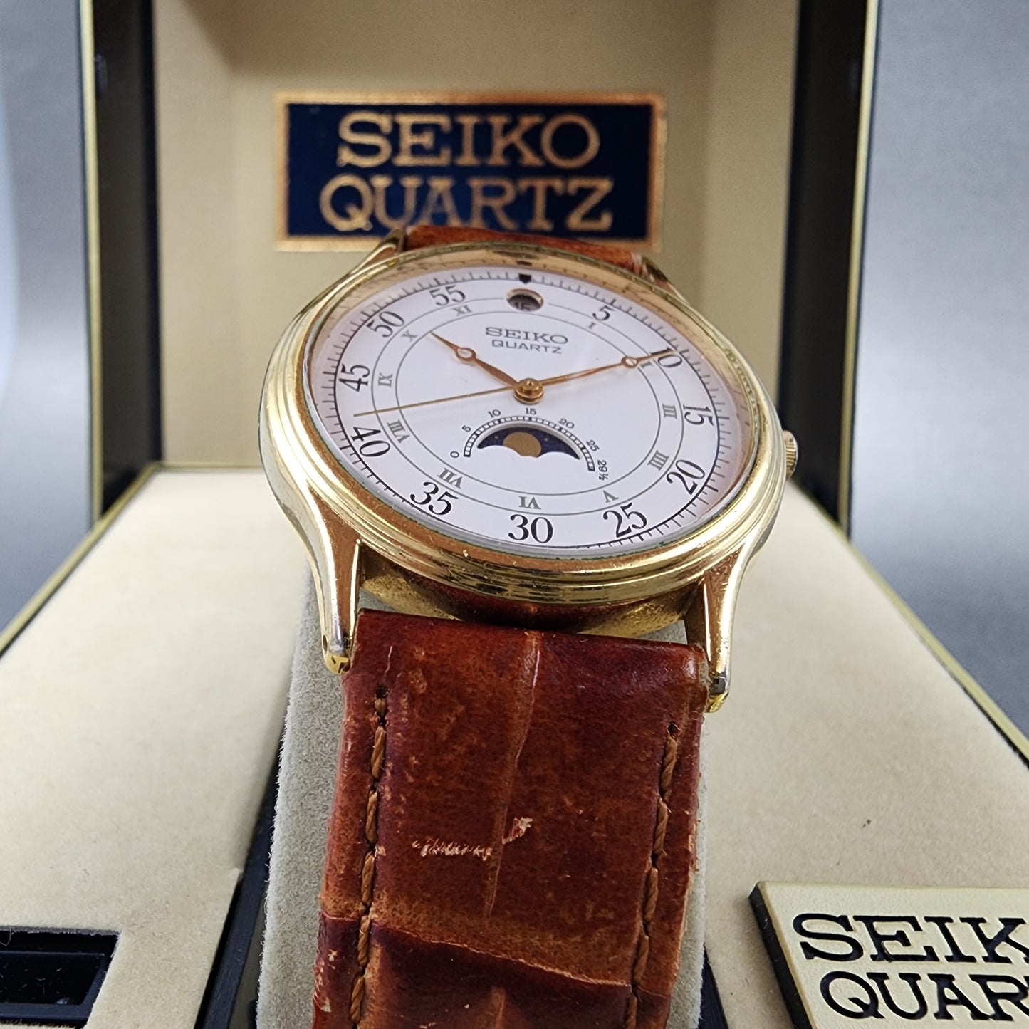 Seiko Moon Phase Dress Watch Men 34mm White Dial Gold Tone 6f22-7009