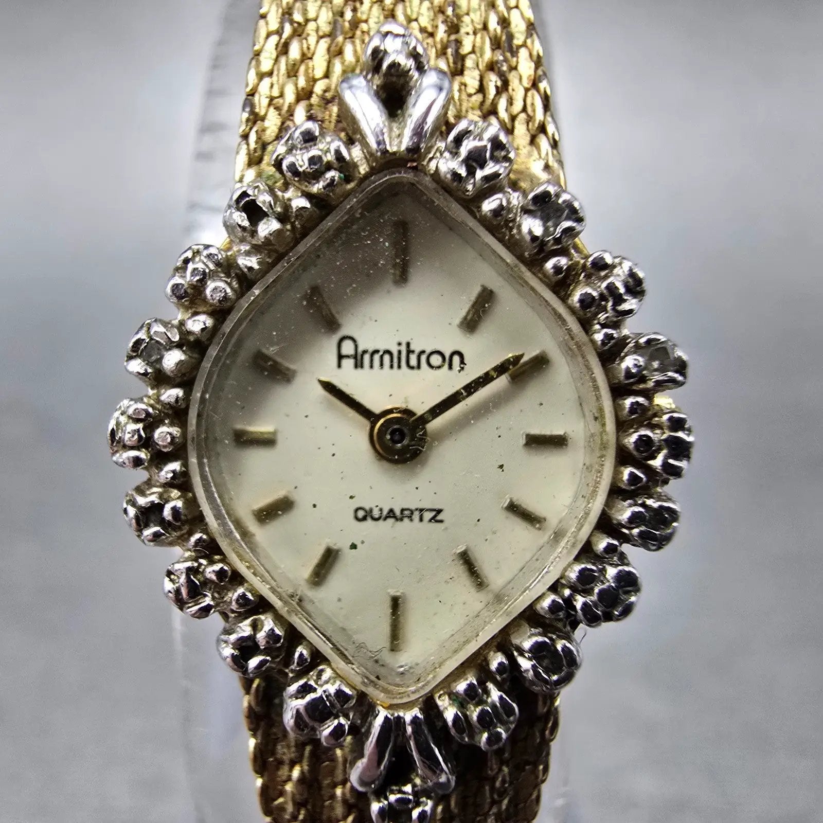 Armitron Watch Women 15mm Cream Dial Gold Tone Diamond bezel Oval New Battery1