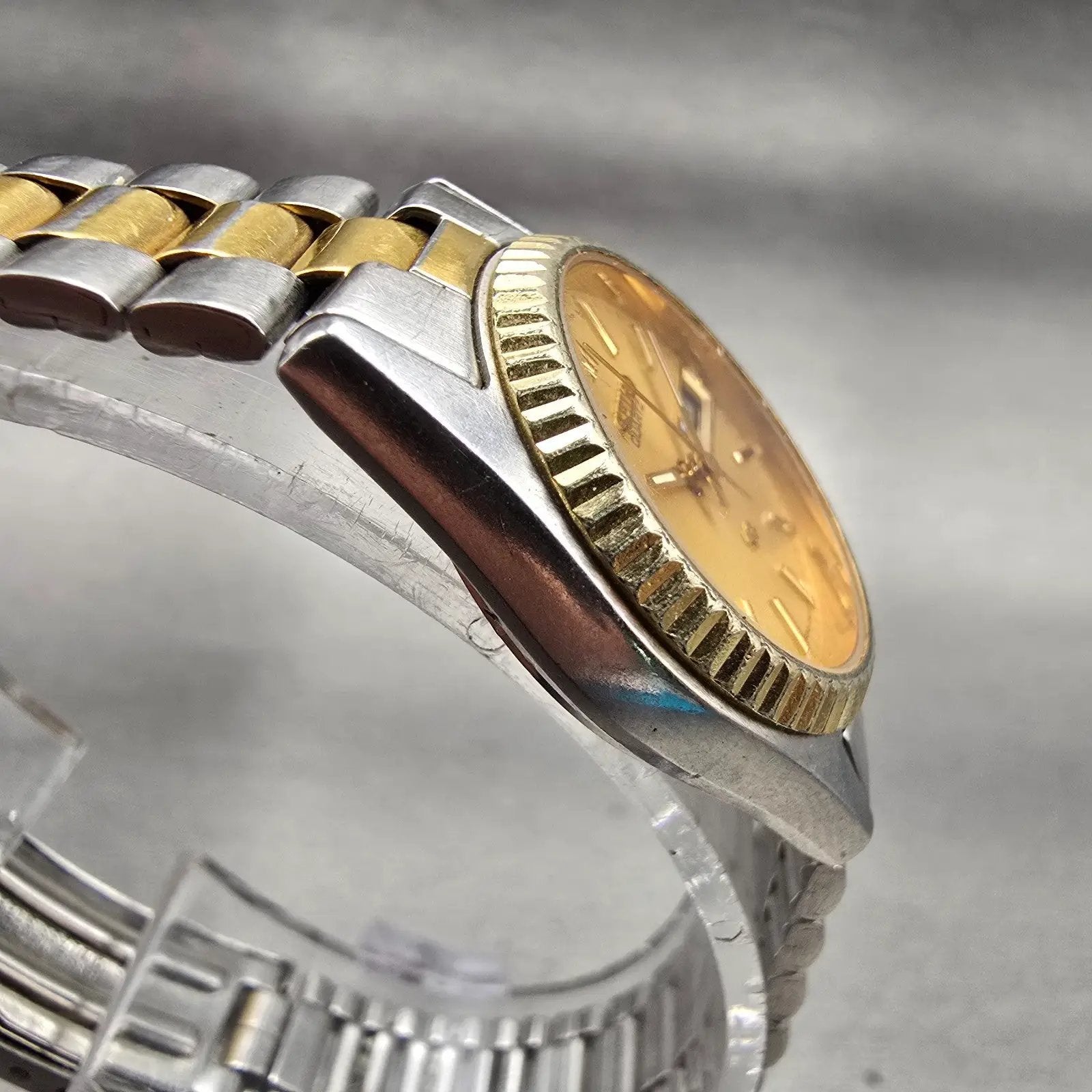 Seiko SQ Watch Women 24mm Gold Dial Two Tone Daydate 2A23-0030 New Battery VTG3