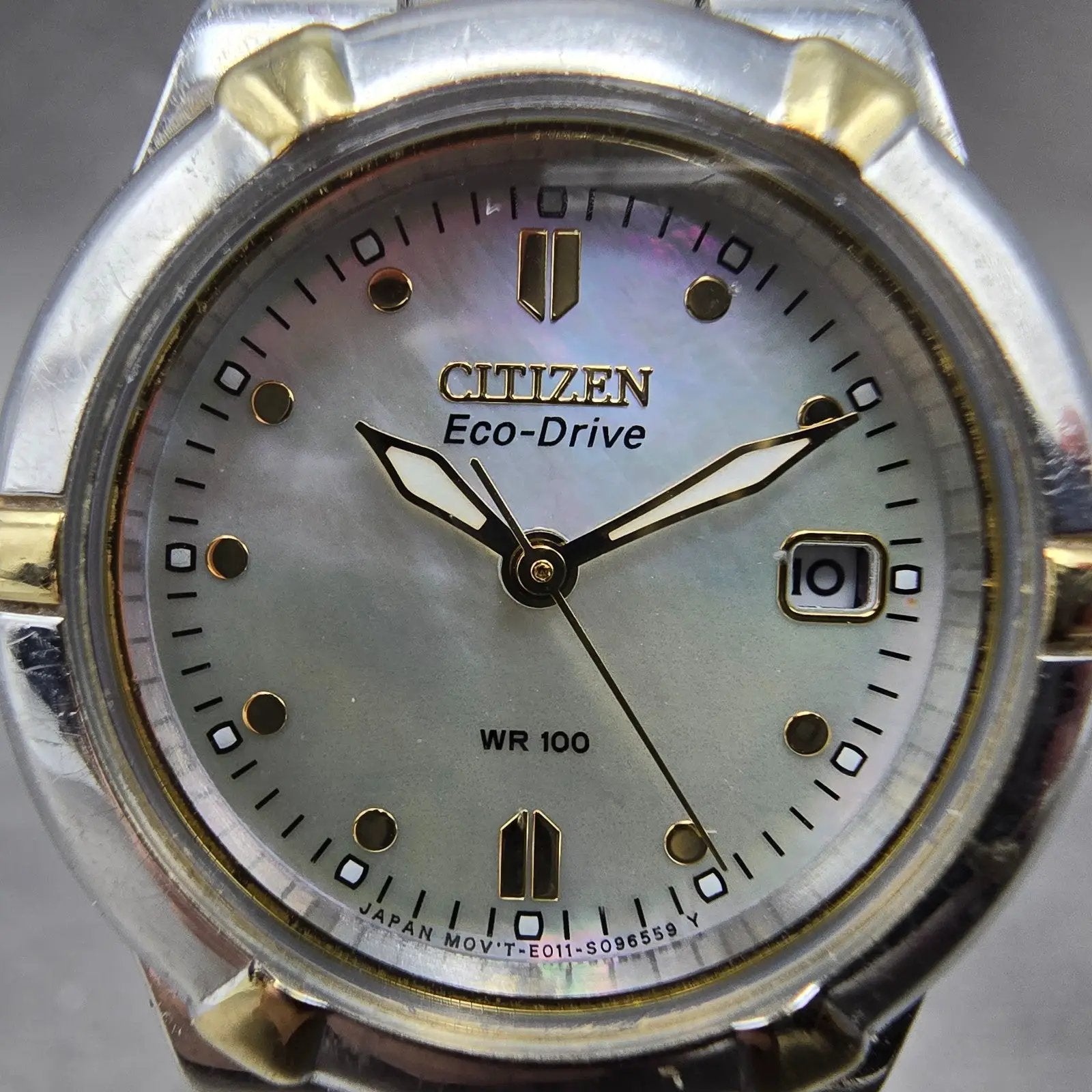 Citizen Eco-Drive Watch Women 26mm MOP Dial Two Tone Date E011-S064881 Runs1