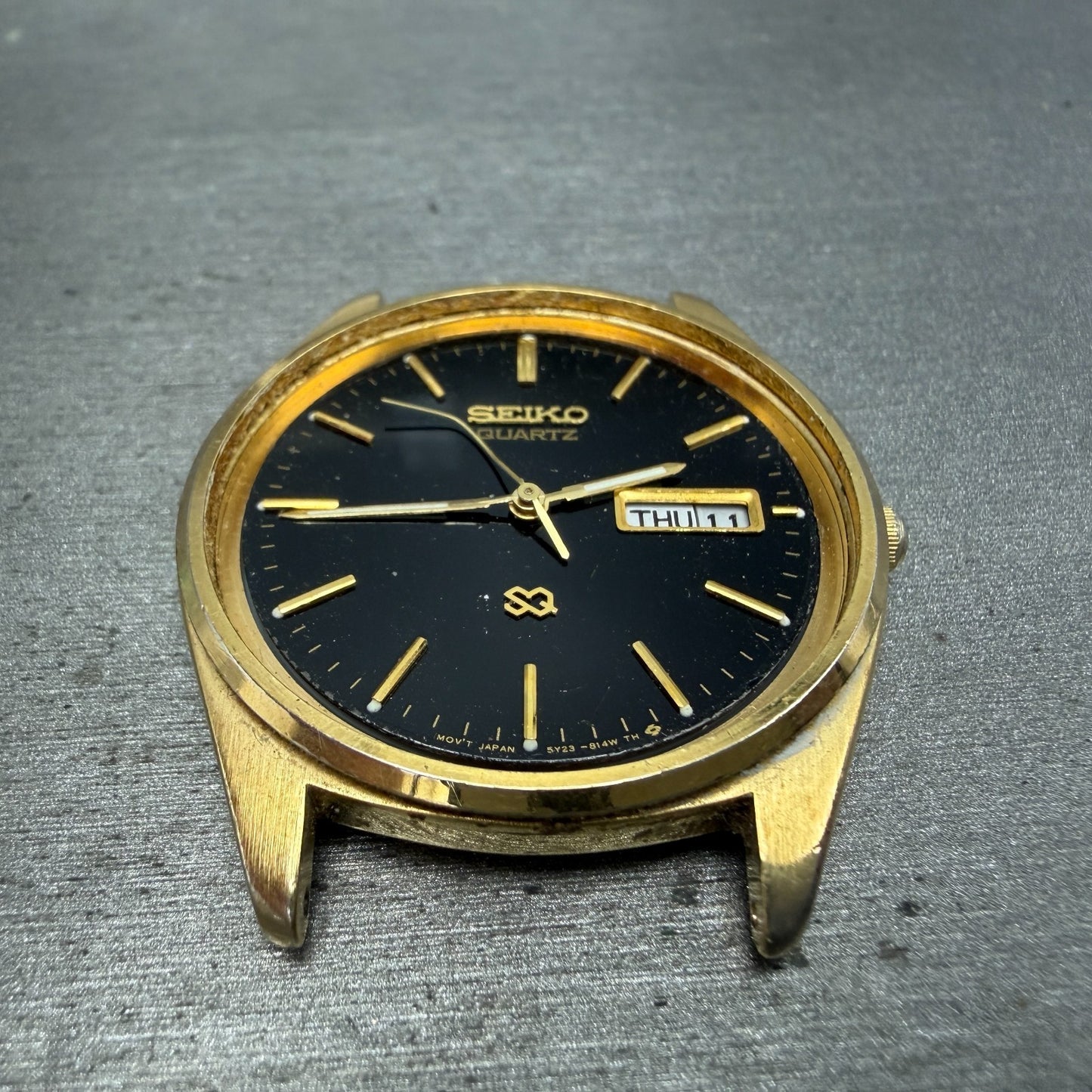 Seiko SQ Watch Men 35mm Black Dial Gold Tone Daydate Round 7N43-8119 PARTS7