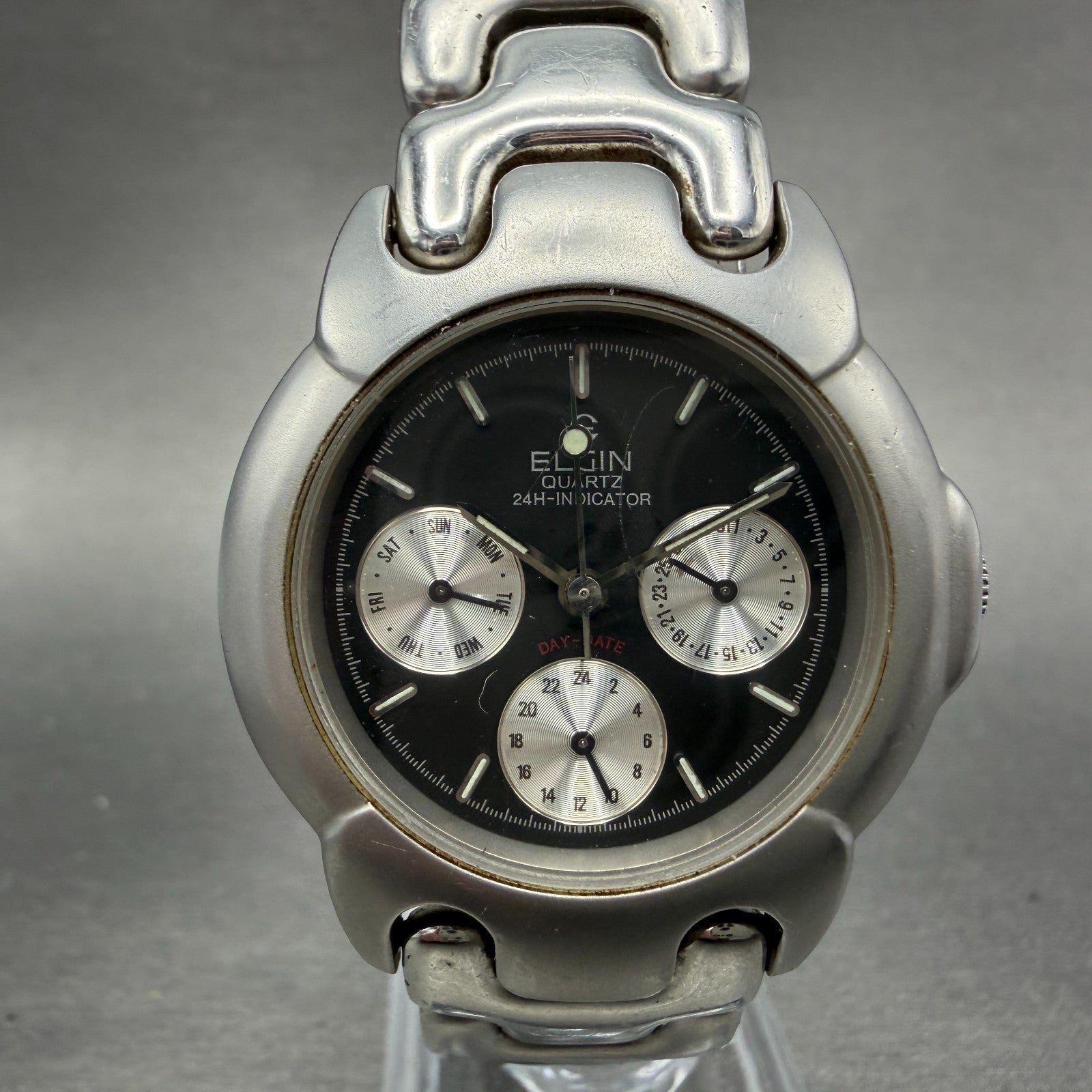 Elgin Watch Men 34mm Black Dial Silver Tone Round Daydate FK-366 New Battery0