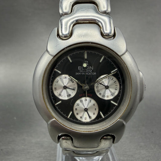 Elgin Watch Men 34mm Black Dial Silver Tone Round Daydate FK-366 New Battery0