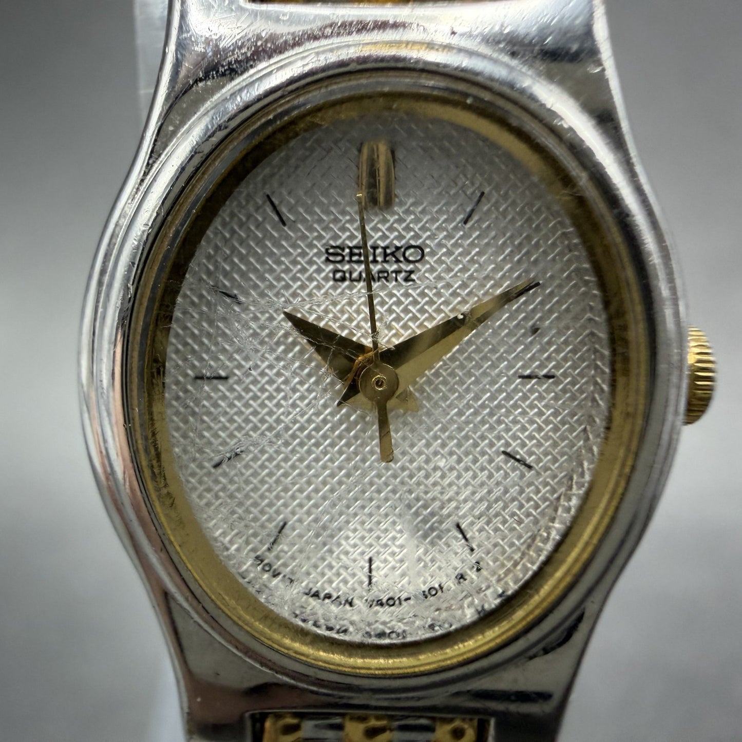 Seiko Watch Women 18mm White Dial Two Tone Oval V401-5228 New Battery Vintage AB1