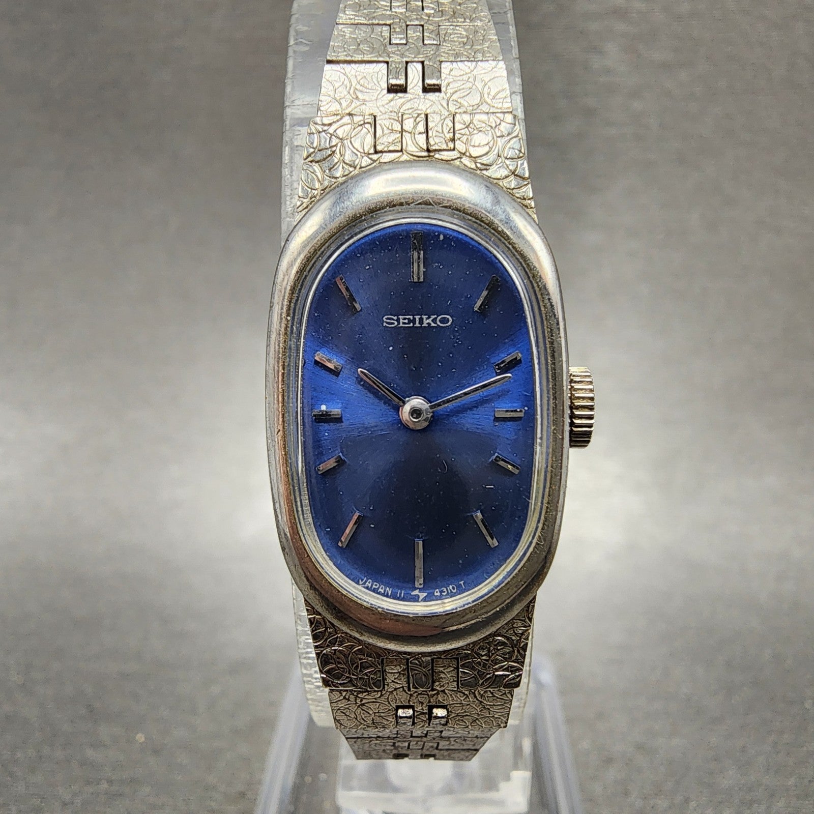 Seiko Watch Women 16mm Blue Dial Silver Tone Oval Manual Wind 118309 Runs VTG0