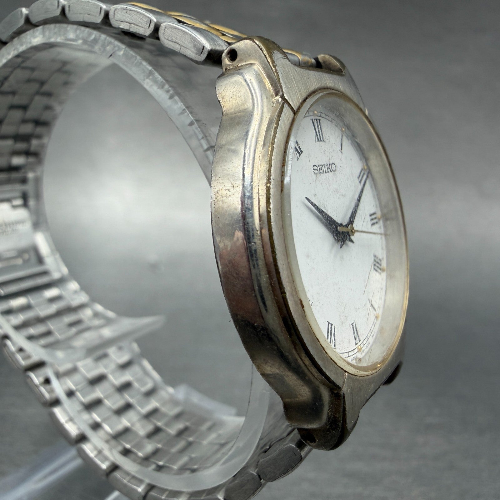 Seiko Watch Unisex 32mm White Dial Two Tone Round V701-2B50 New Battery Vintage3
