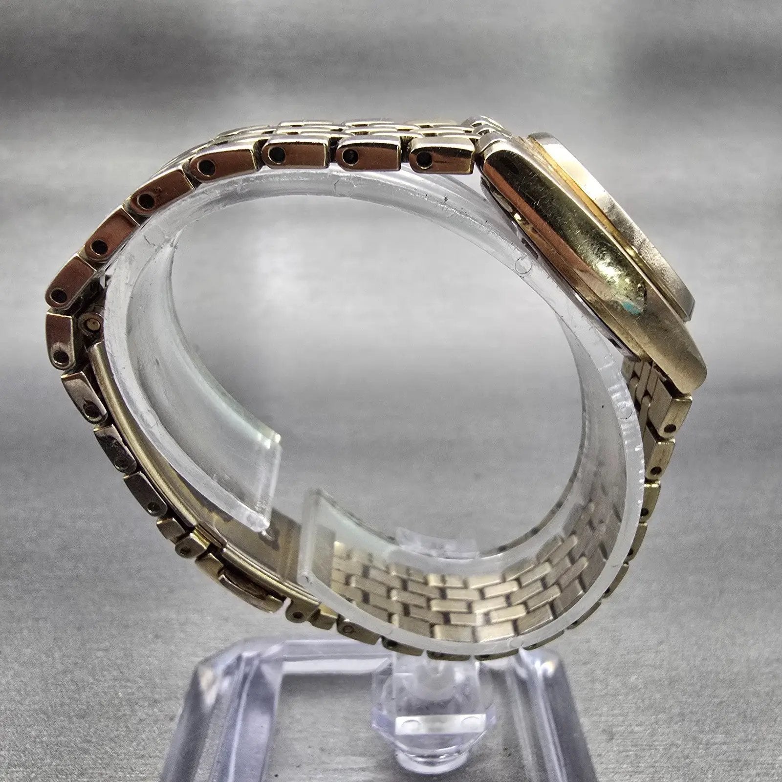 Seiko Watch Women 24mm White Dial Gold Tone Daydate Round 7N83-0011 New Battery8
