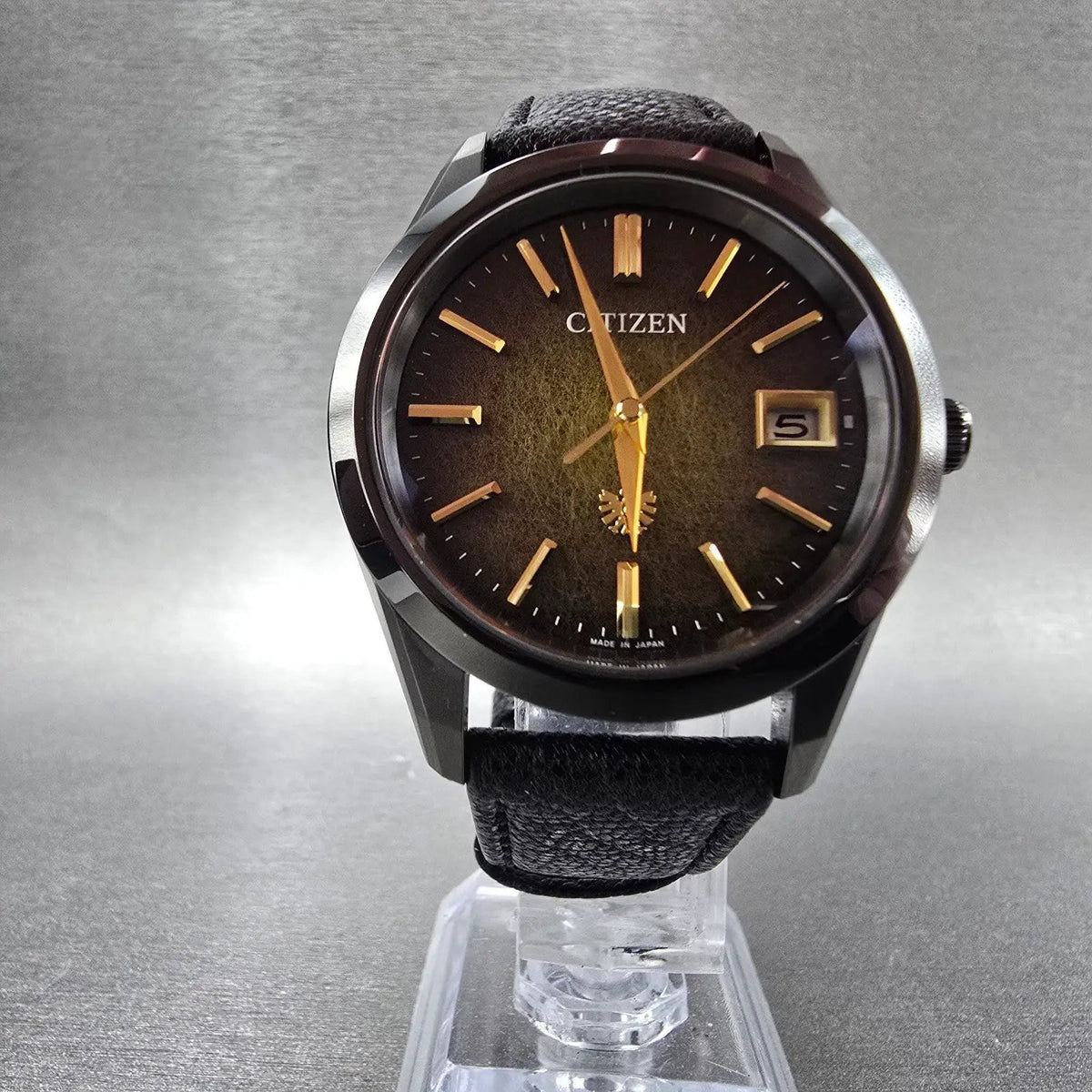 Citizen The Citizen Watch Men 38mm Yellow Dial Black Date AQ4106-18X Eco-Drive6