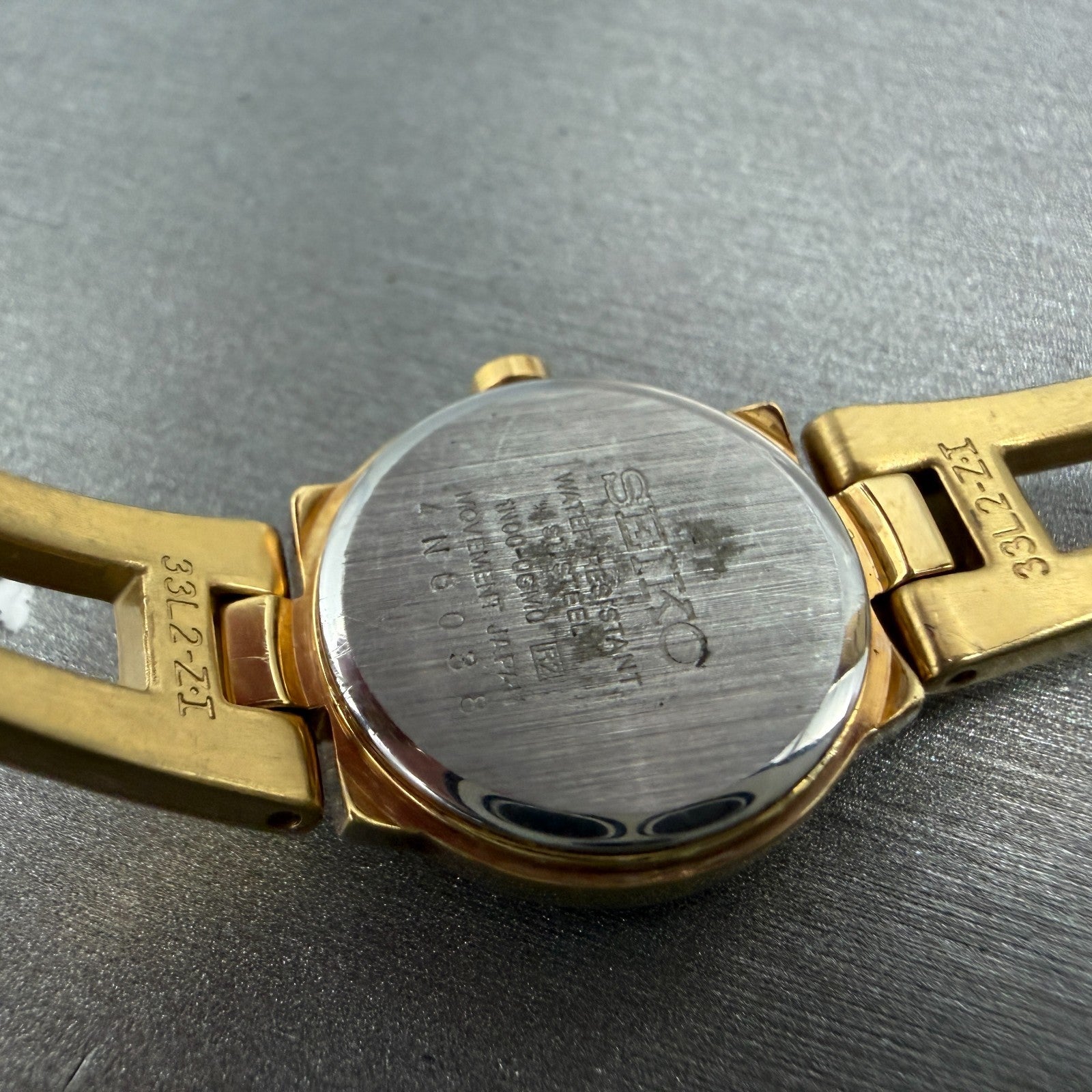 Seiko Watch Women 20mm Black Dial Gold Tone Round 1N00-0GM0 New Battery Vintage9