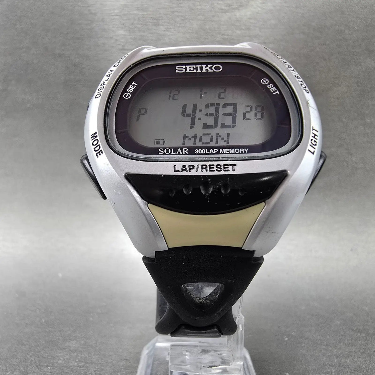 Seiko Super runner Watch Men 43mm White Silver Toyoko Marathon 2012 S680-00A05