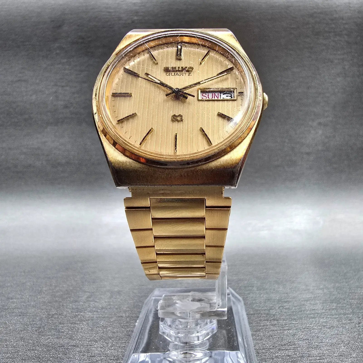Seiko SQ Watch Men 35mm Gold Dial Gold Tone Daydate Round 8223-8029 New Battery5