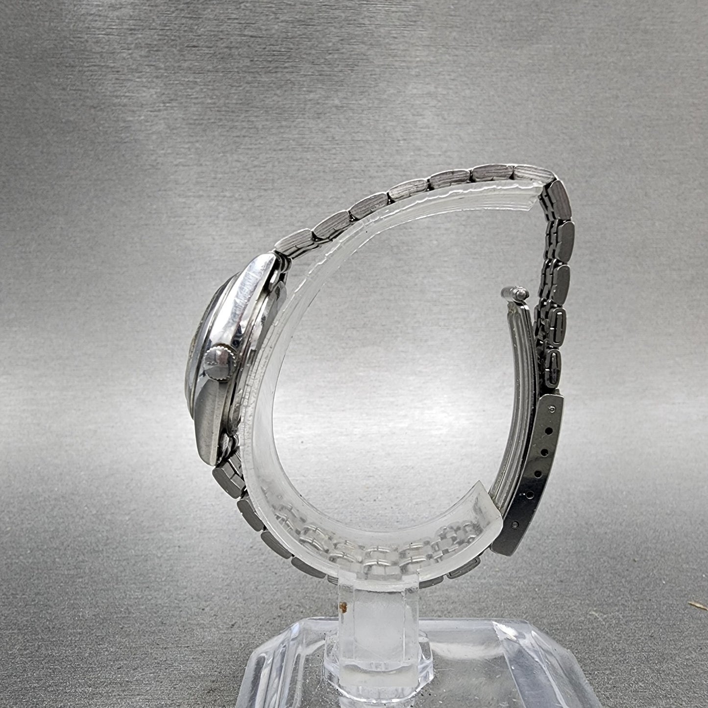 Seiko Sq Watch Women 23mm Silver Dial Silver Tone Date 85220059 New Battery6