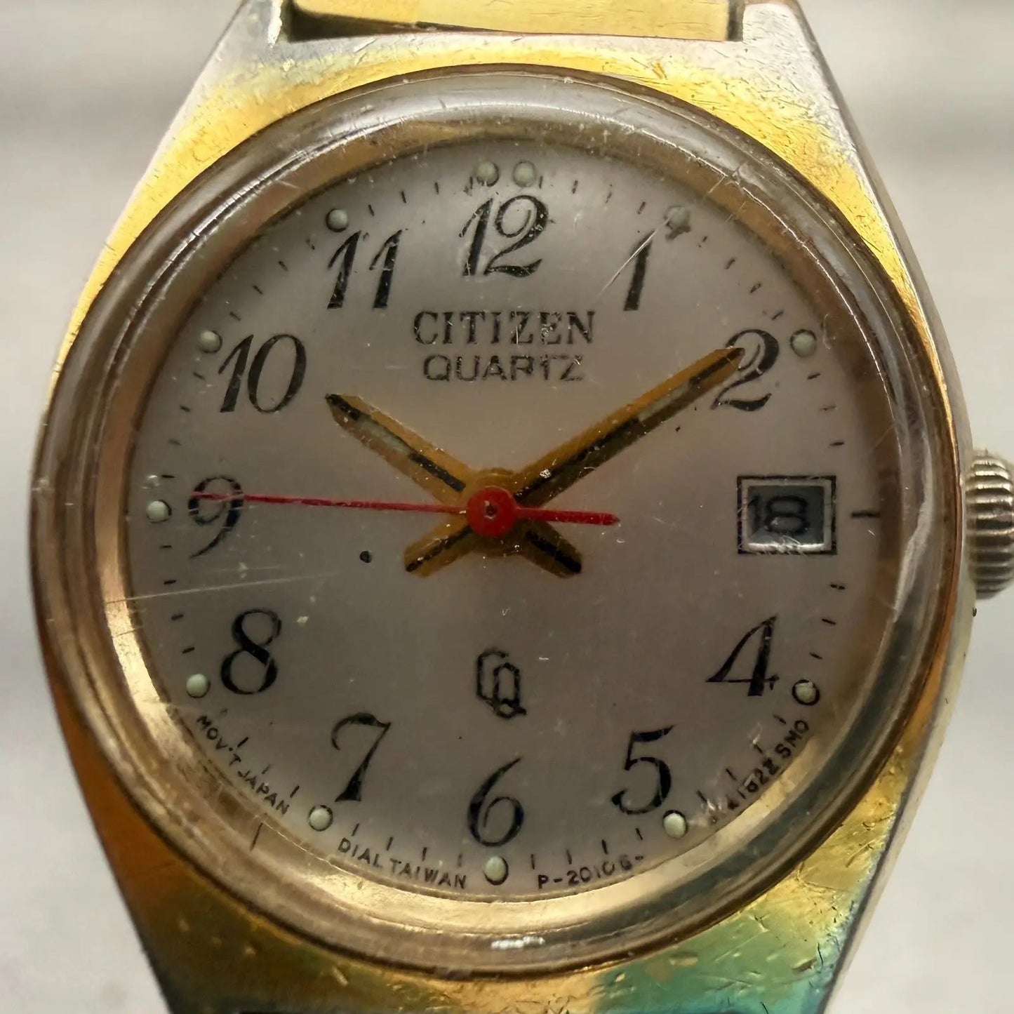 Citizen CQ Watch Women 24mm Silver Dial Gold Tone Date Round 2010-891252 New Bat1