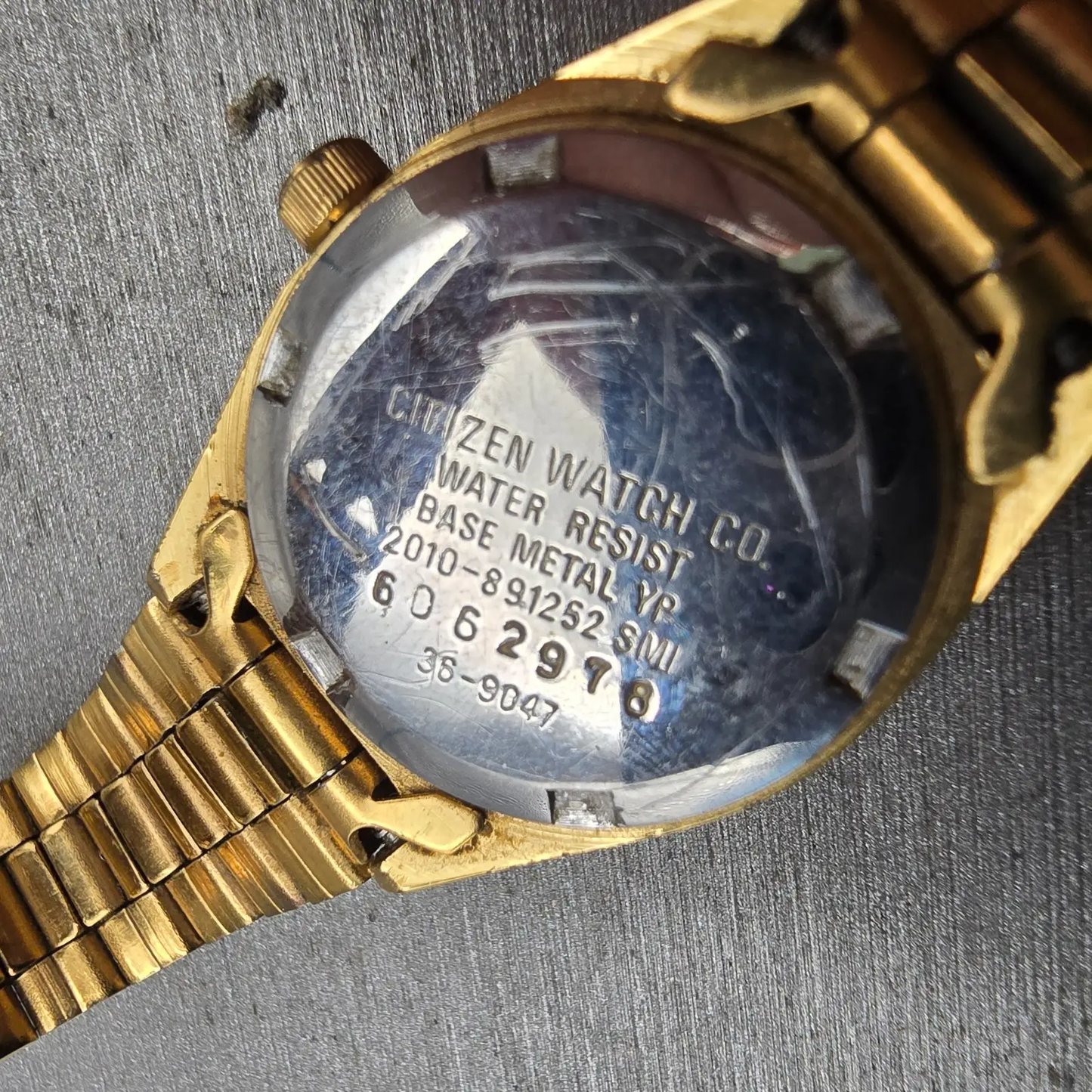 Citizen CQ Watch Women 24mm Silver Dial Gold Tone Date 2010-891252 New Battery10