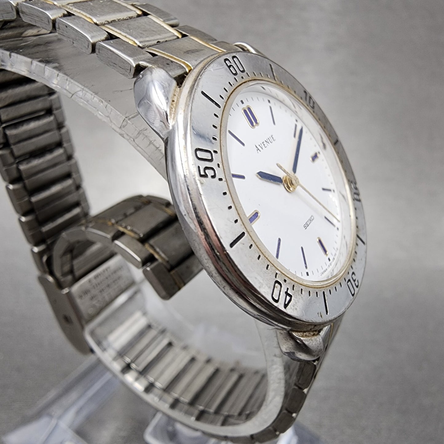Seiko Avenue Watch Women 28mm White Dial Two Tone 1f210d10 New Battery3