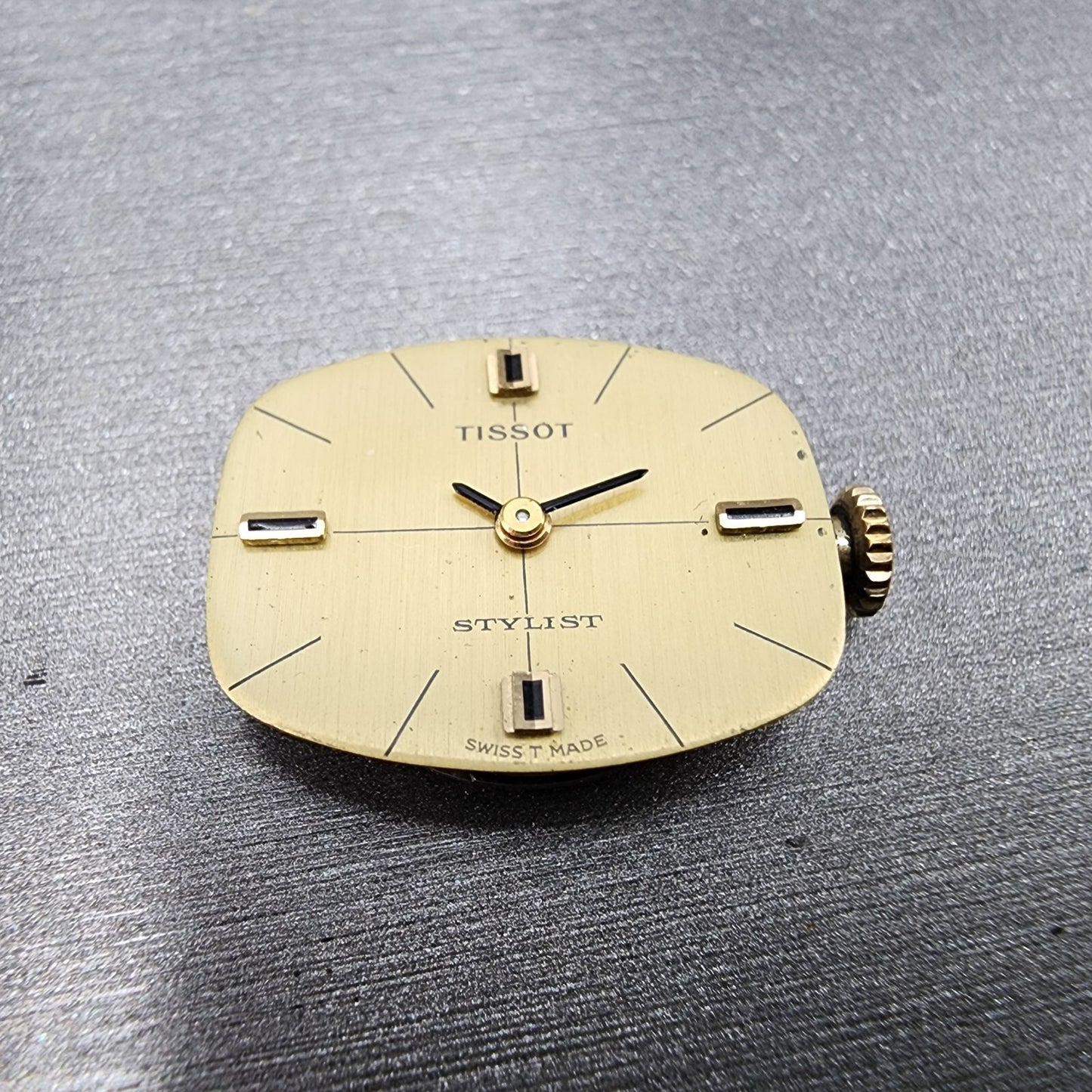Vintage Tissot 709-1 Stylist Watch Movement Manual Wind 17 Jewel 2 Hand W/Dial