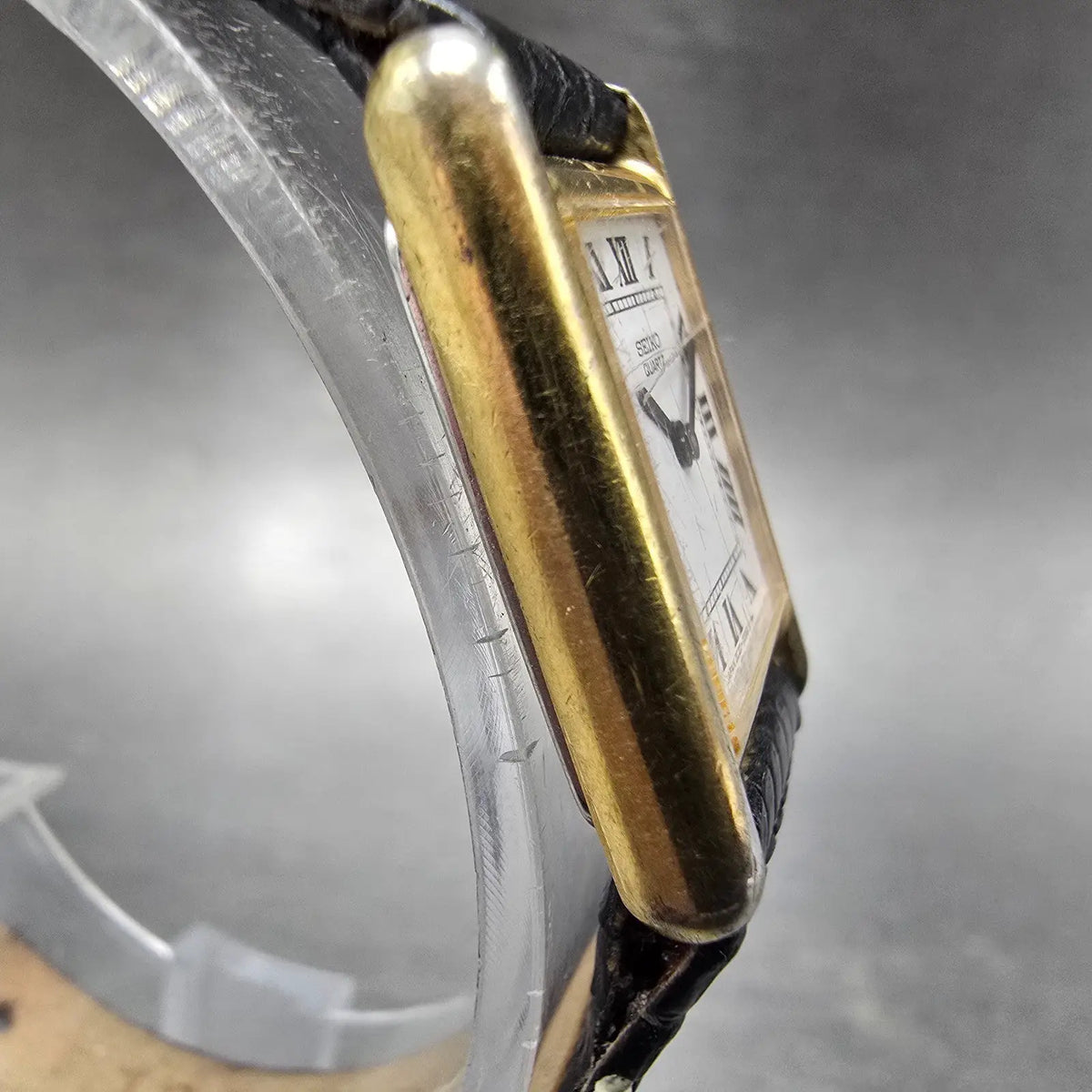 Seiko Tank Watch Women 17mm White Dial Gold Tone Rectangle 2C20-5019 New Batt 893