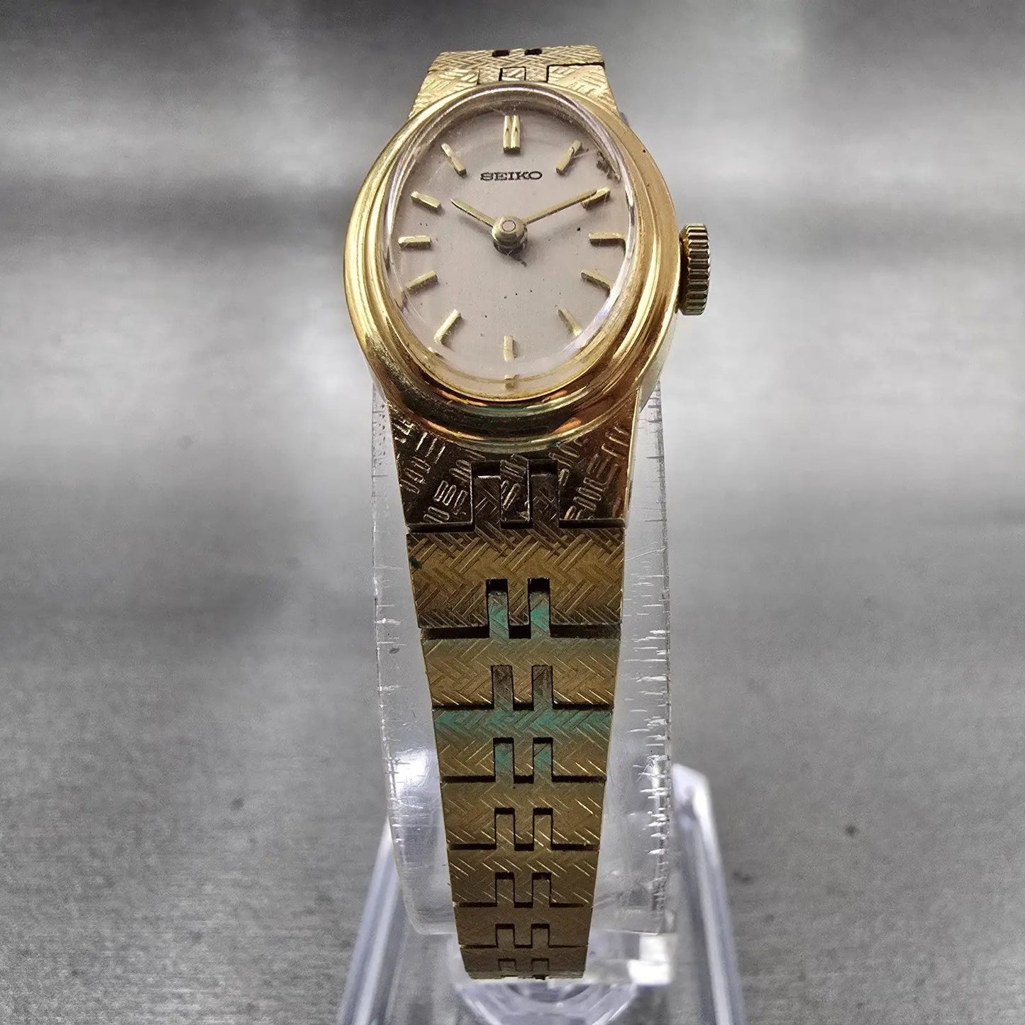 Seiko Watch Women 17mm Cream Dial Gold Tone Oval 1100-5310 Manual Wind Works VTG5