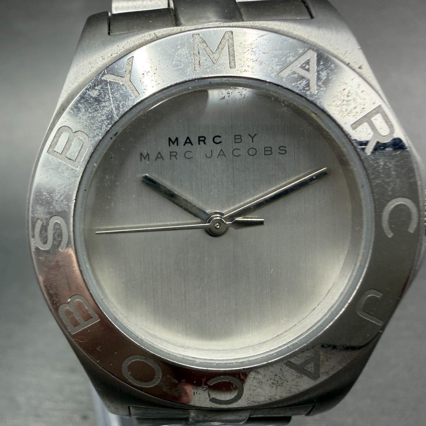 Marc Jacobs Blade Watch Women 36mm Silver Dial Stainless Steel Round New Battery1