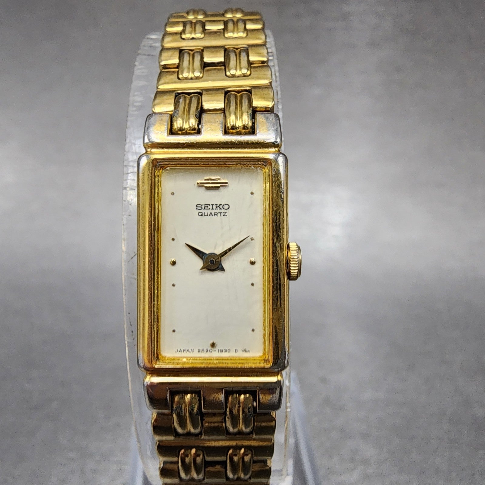 Seiko Tank Watch Women 13mm White Dial Gold Tone 2e206530 New Battery0