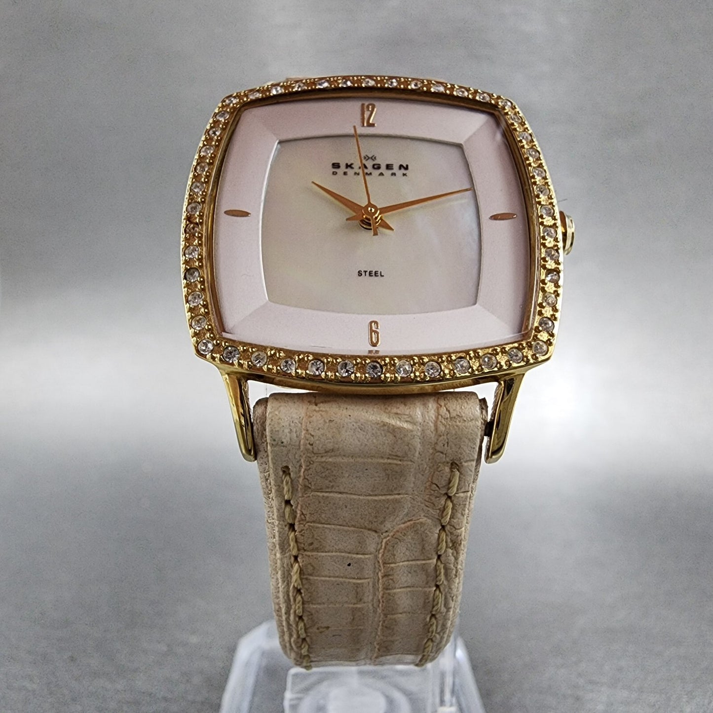Skagen Watch Women 28mm MOP Dial Gold Tone Crystal Bezel Square New Battery