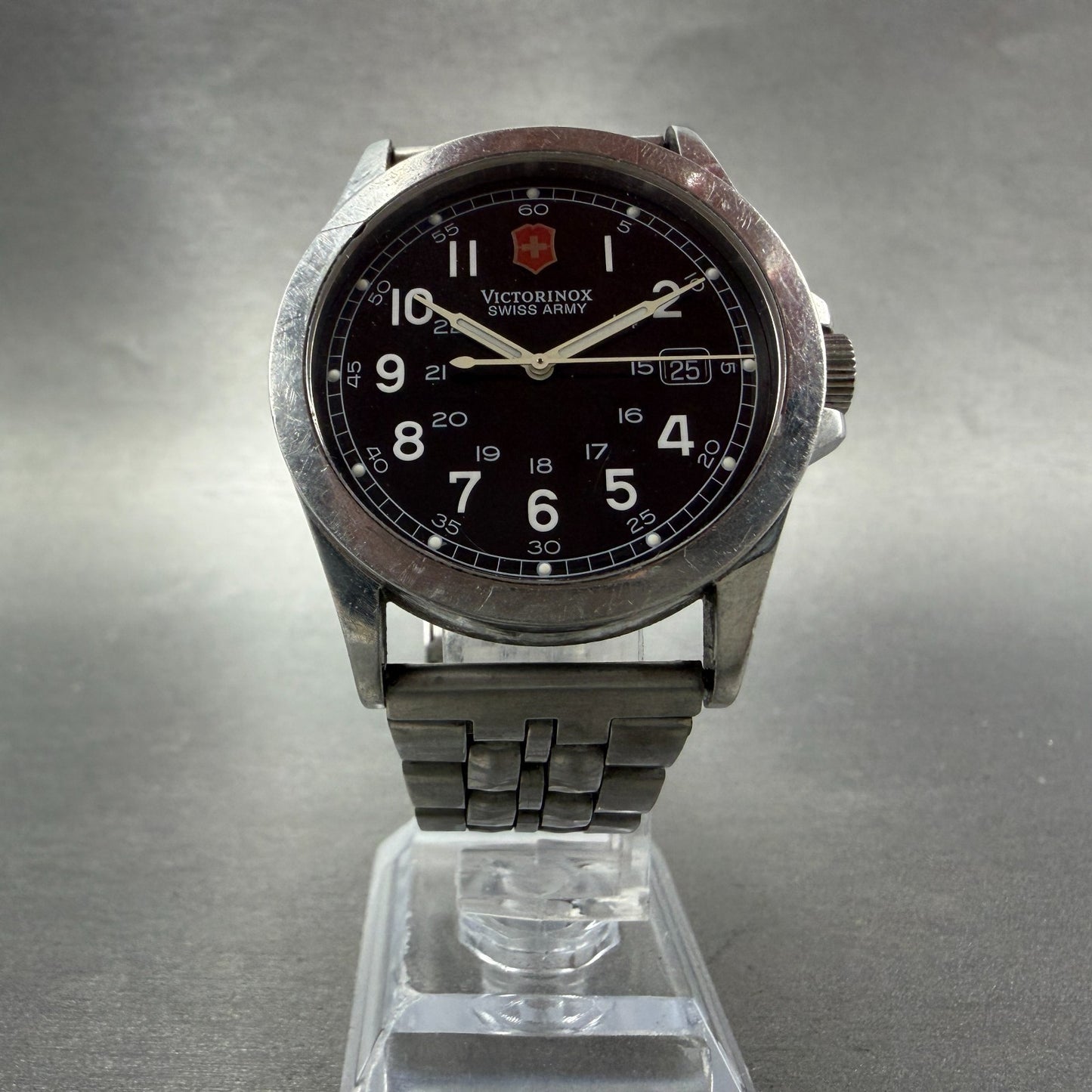 Swiss Army Victorinox Watch Men 38mm Black Dial Steel Date 24653 New Battery5
