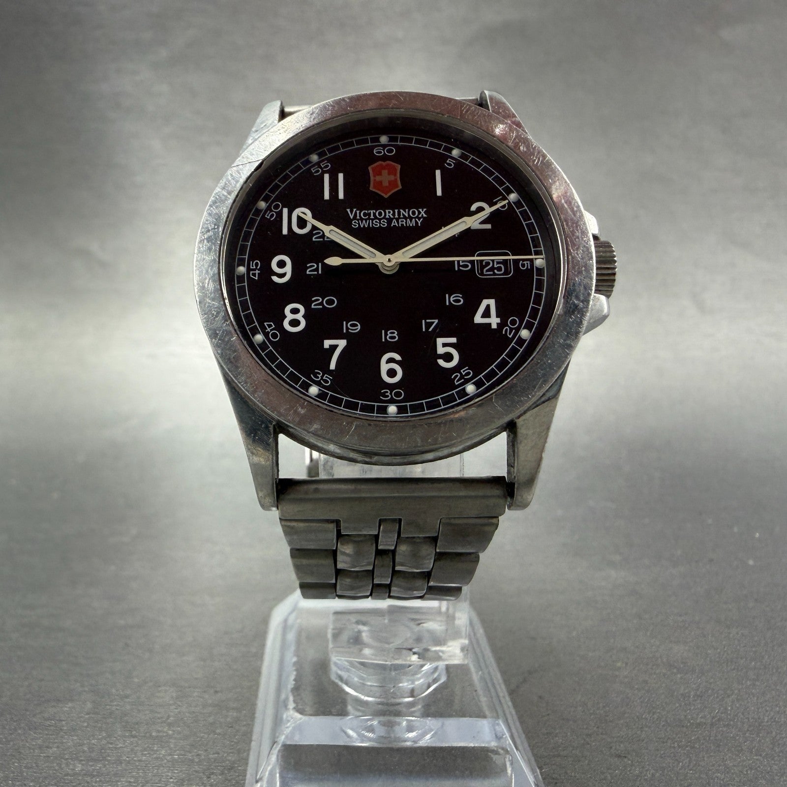 Swiss Army Victorinox Watch Men 38mm Black Dial Steel Date 24653 New Battery5