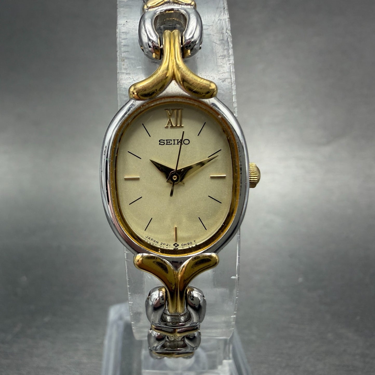 Seiko Watch Women 17mm Champagne Dial Two Tone Oval 2P21-5D00 New Battery0