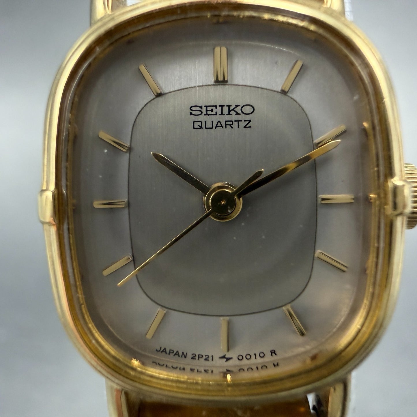 Seiko Watch Women 17mm Silver Dial Gold Tone Oval Vintage 2P21-5009 New Battery1