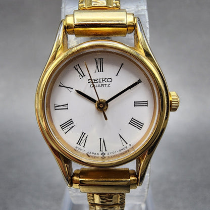 Seiko Watch Women 20mm White Dial Gold Tone Round 2y010a10 New Battery1