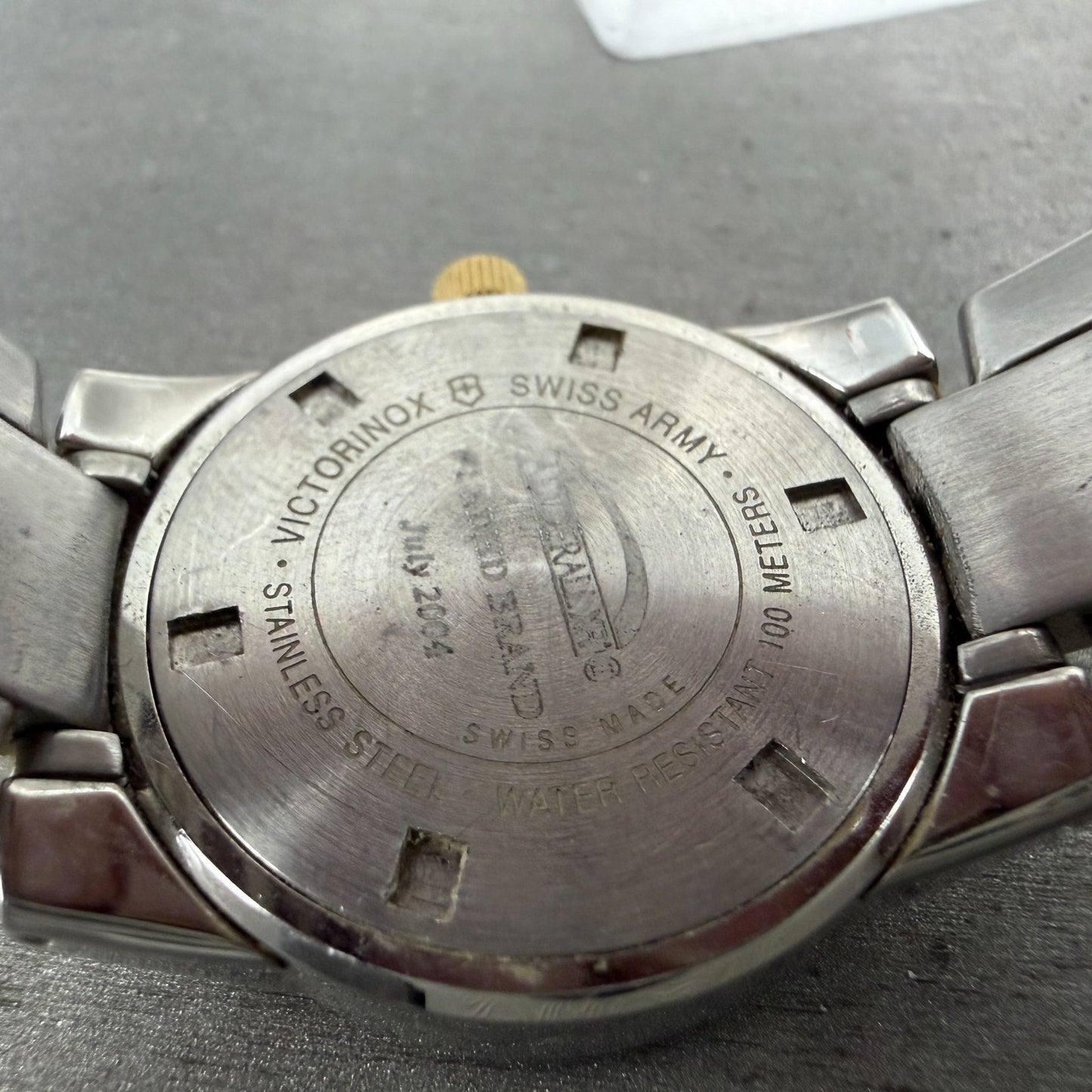 Swiss Army Peak Watch Women 30mm White Dial Two Tone Date Round Victorinox PARTS10