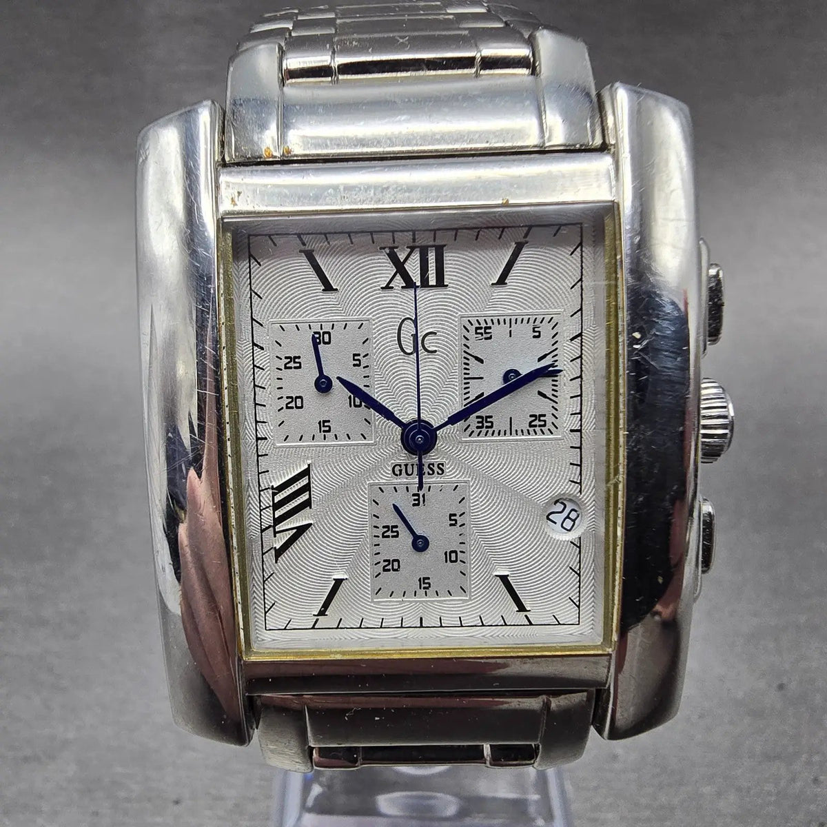 Guess Chronograph Watch Men 32mm White Dial Silver Date Rectangle New Battery0