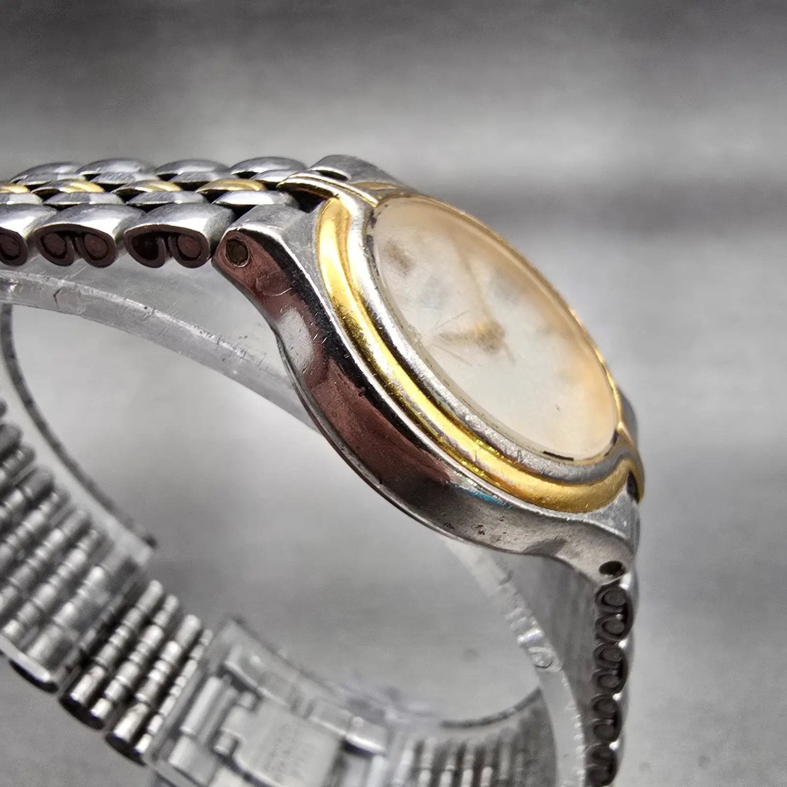 Bulova Watch Women 24mm White Dial Two Tone Date Round 98M02 New Battery Vintage3